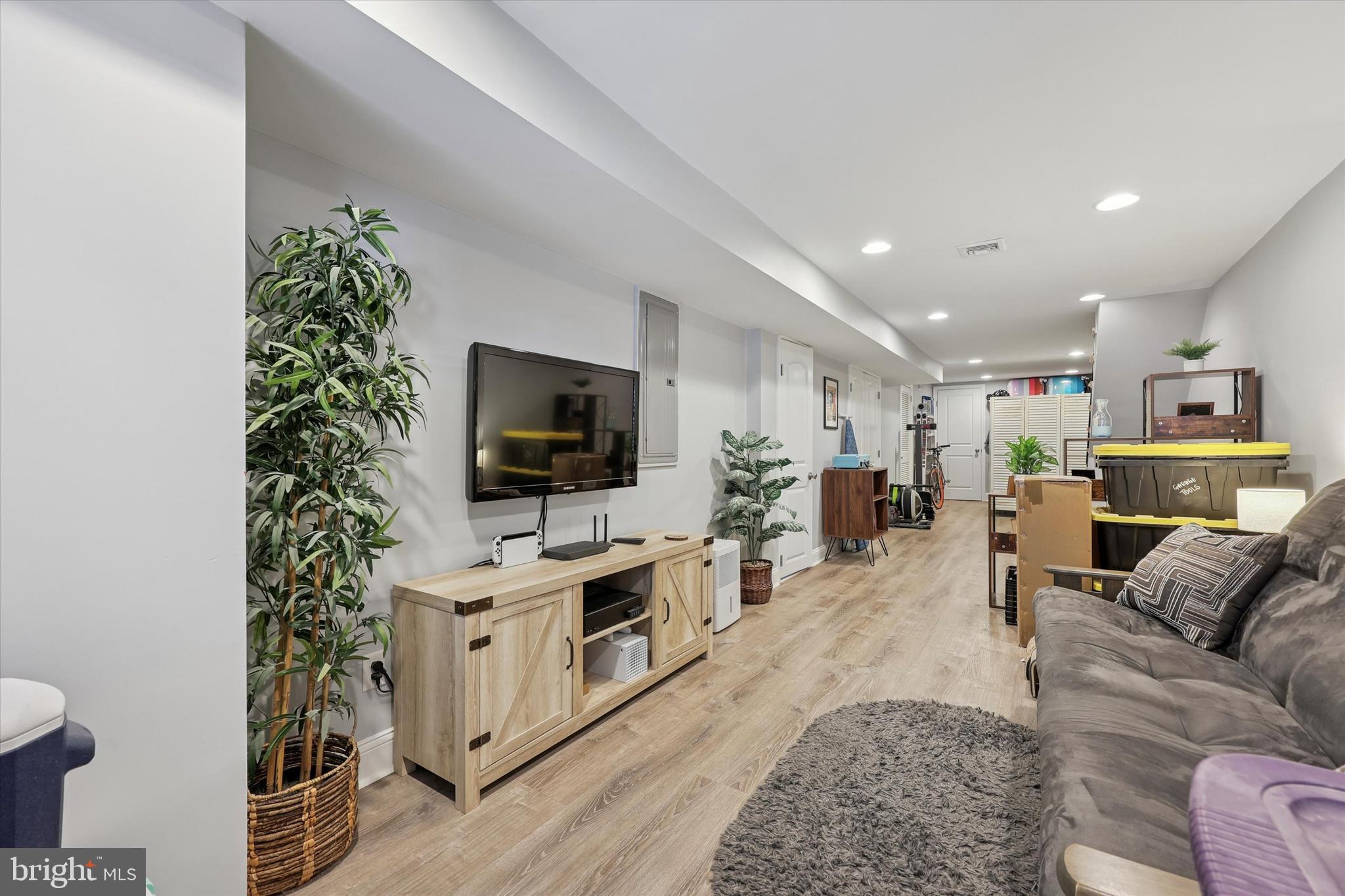 ROXBOROUGH - Residential