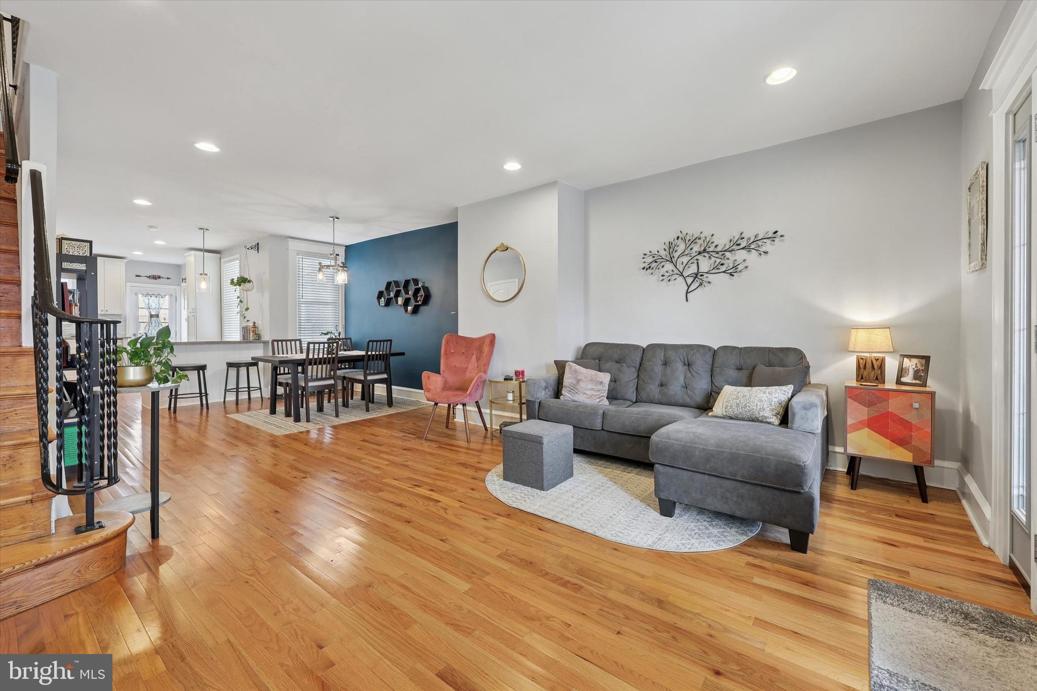 ROXBOROUGH - Residential