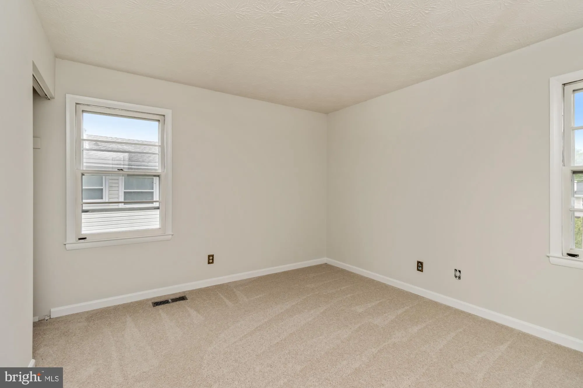 Baltimore, Maryland 21236, United States, 4 Bedrooms Bedrooms, ,2 BathroomsBathrooms,Residential,Pending,129360