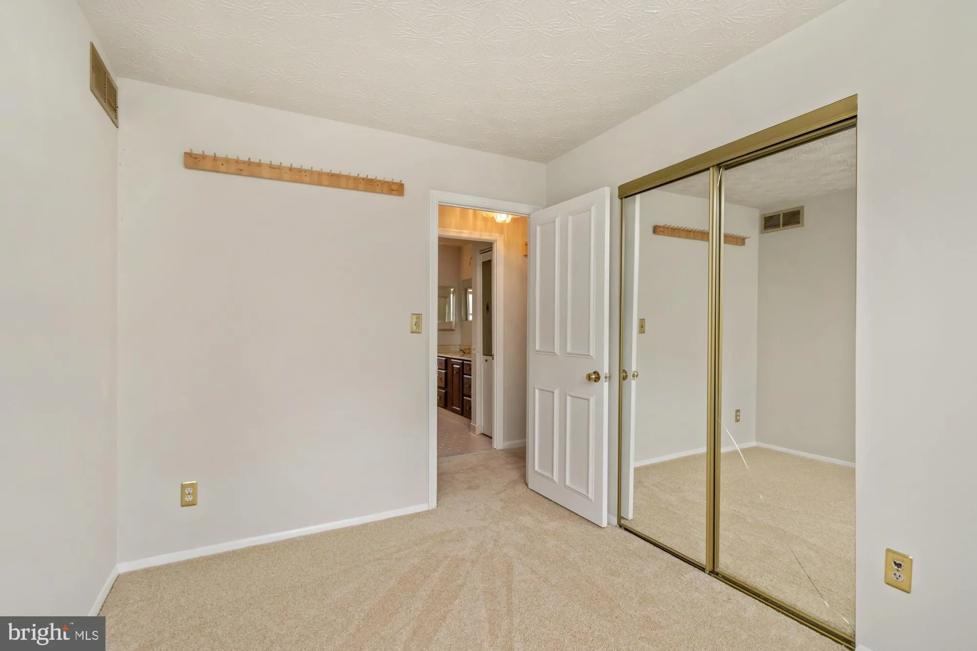 Baltimore, Maryland 21236, United States, 4 Bedrooms Bedrooms, ,2 BathroomsBathrooms,Residential,Pending,129360