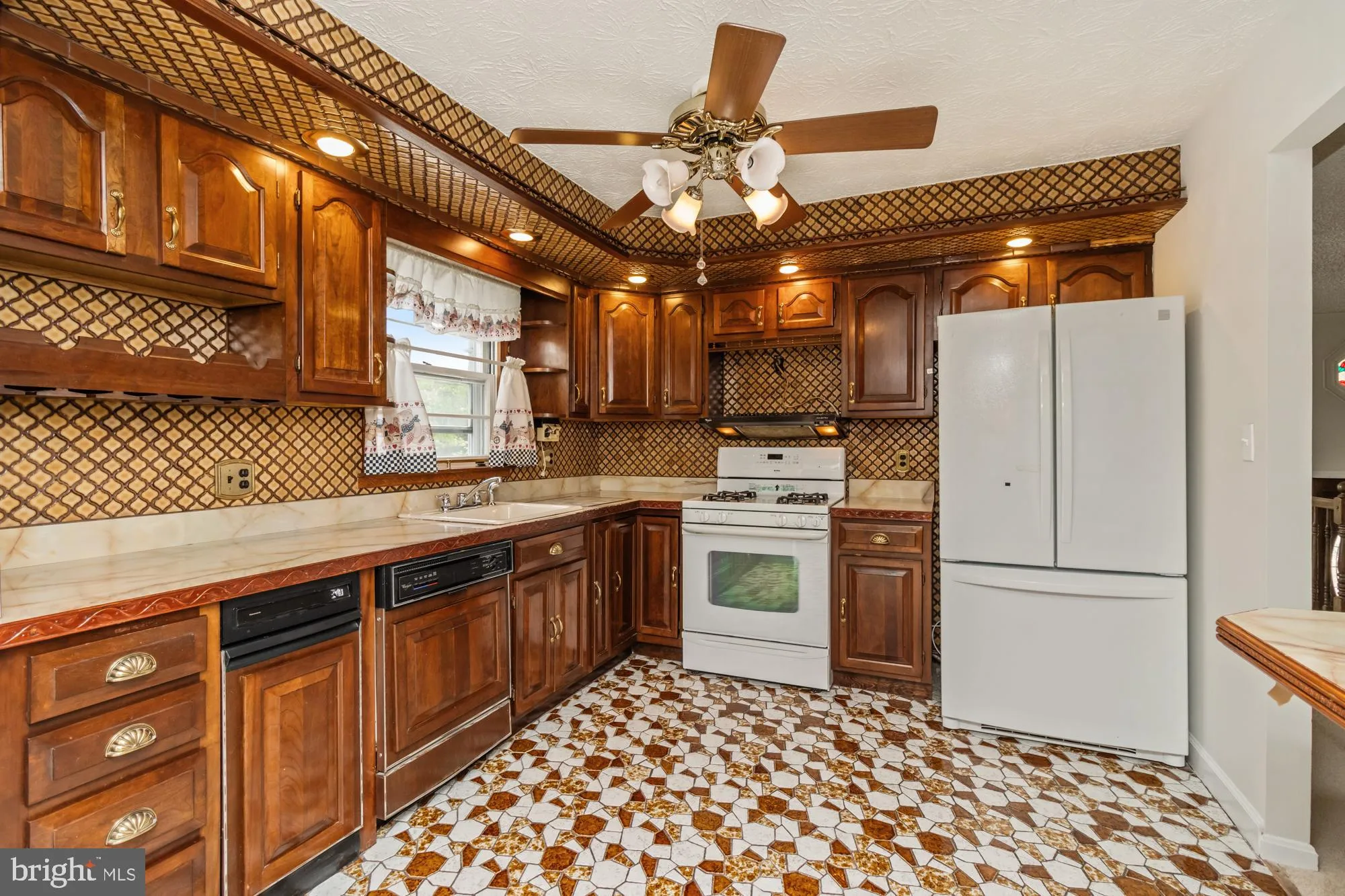 Baltimore, Maryland 21236, United States, 4 Bedrooms Bedrooms, ,2 BathroomsBathrooms,Residential,Pending,129360