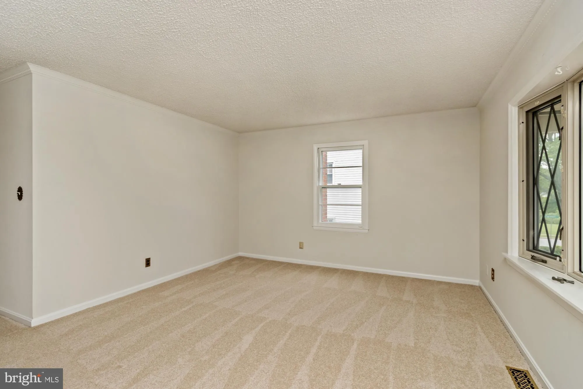 Baltimore, Maryland 21236, United States, 4 Bedrooms Bedrooms, ,2 BathroomsBathrooms,Residential,Pending,129360