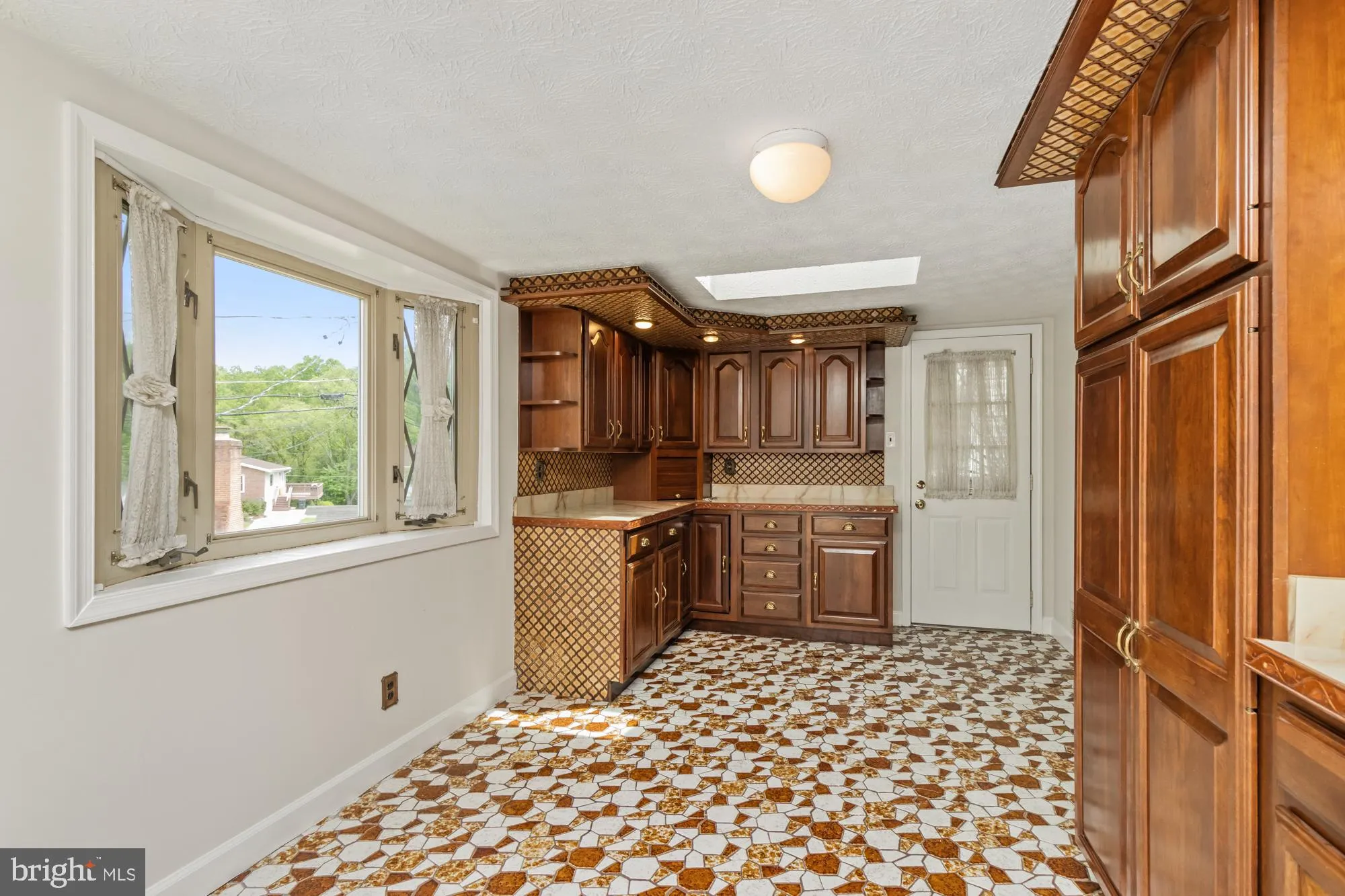 Baltimore, Maryland 21236, United States, 4 Bedrooms Bedrooms, ,2 BathroomsBathrooms,Residential,Pending,129360