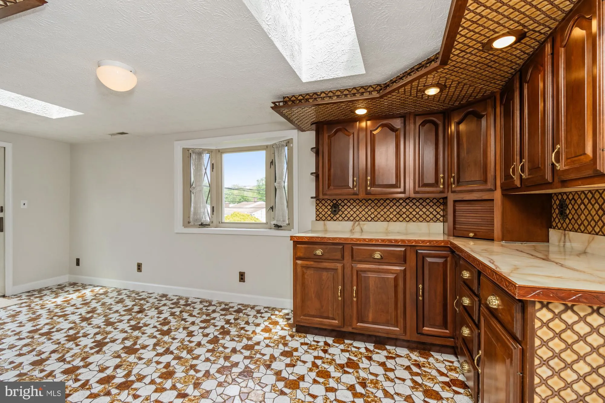 Baltimore, Maryland 21236, United States, 4 Bedrooms Bedrooms, ,2 BathroomsBathrooms,Residential,Pending,129360