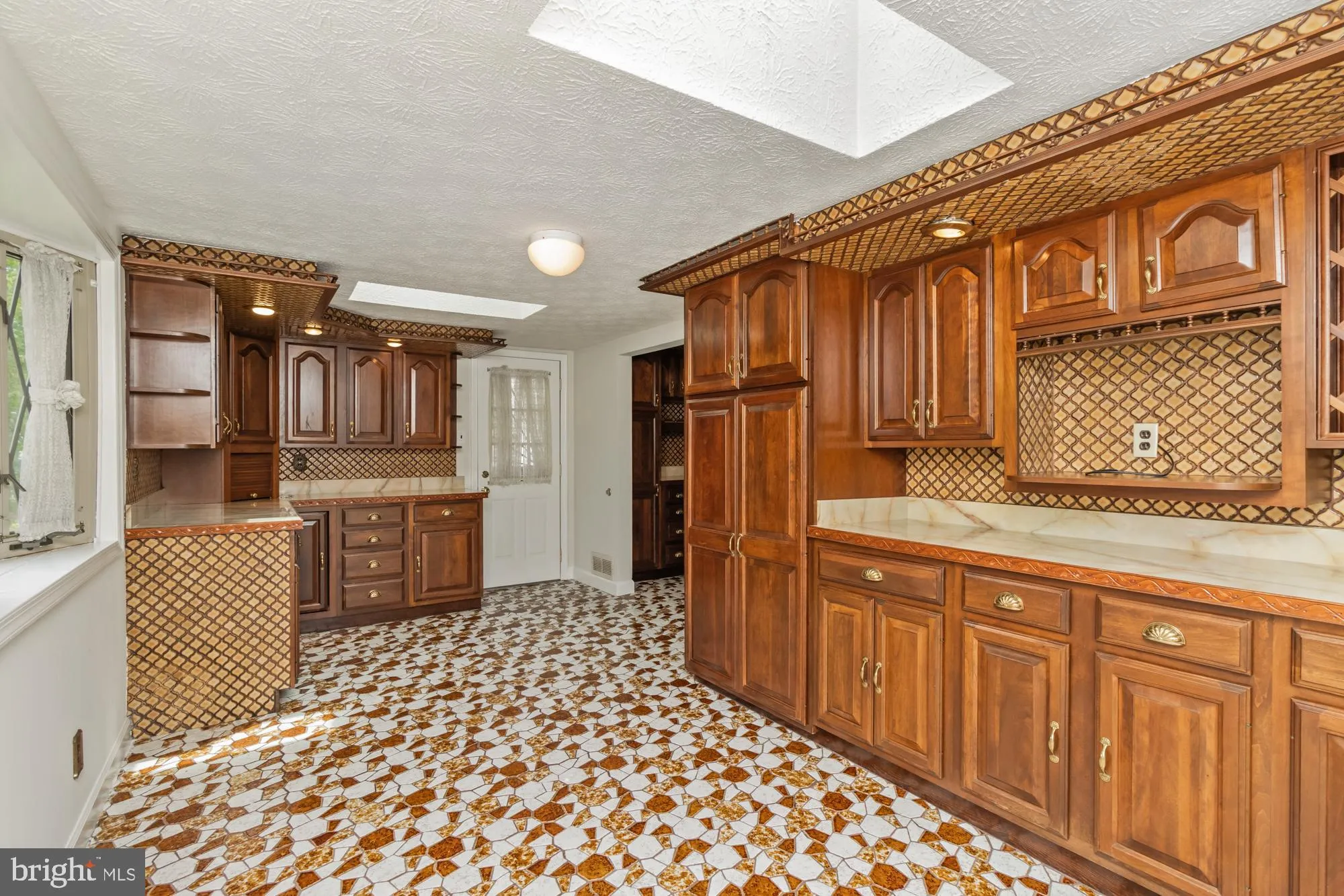 Baltimore, Maryland 21236, United States, 4 Bedrooms Bedrooms, ,2 BathroomsBathrooms,Residential,Pending,129360