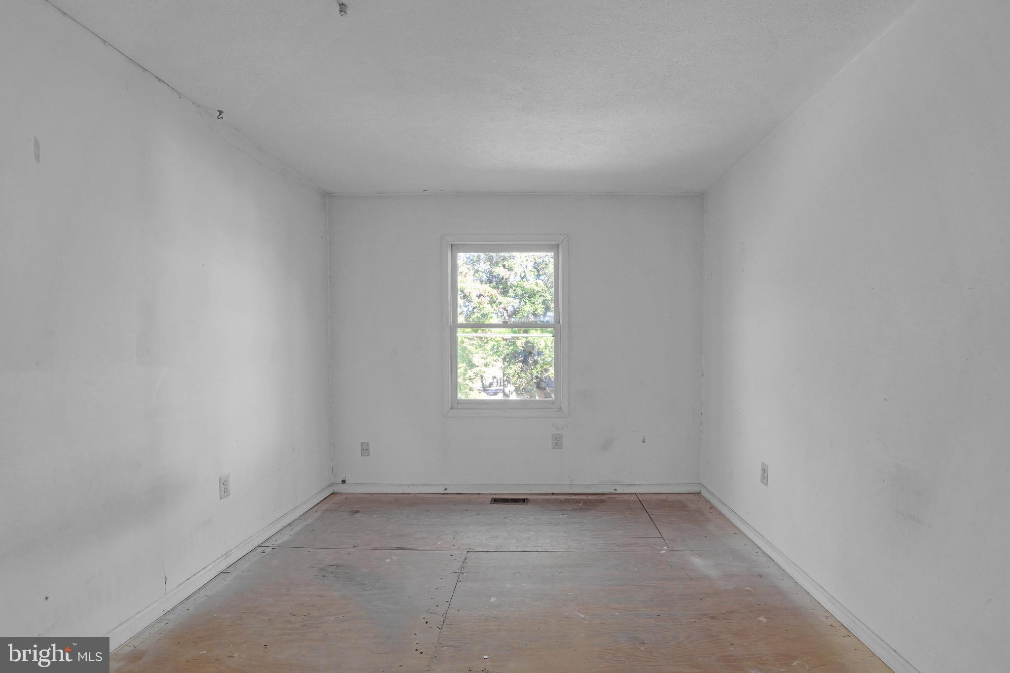 HILLCREST TOWNE - Residential