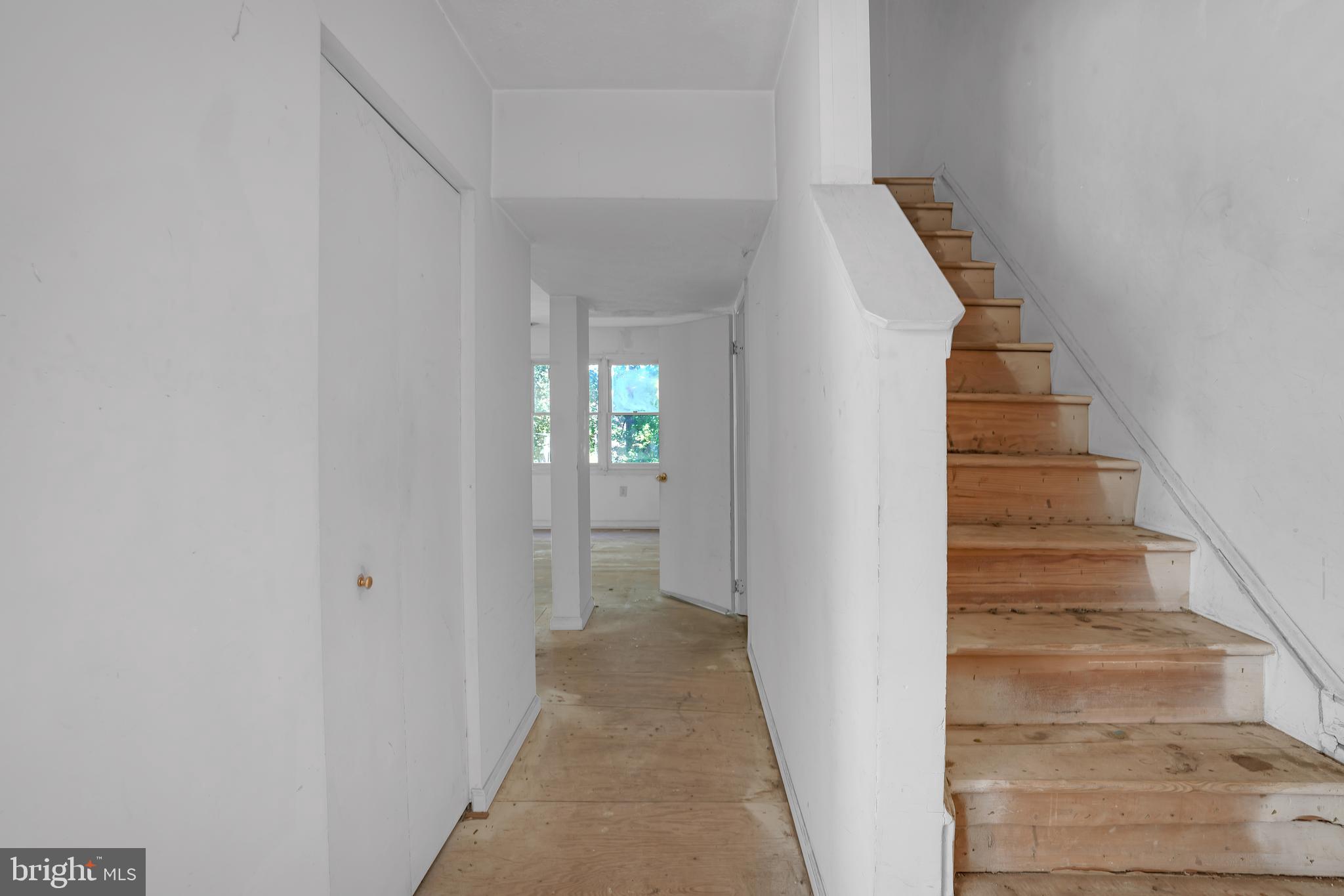 HILLCREST TOWNE - Residential