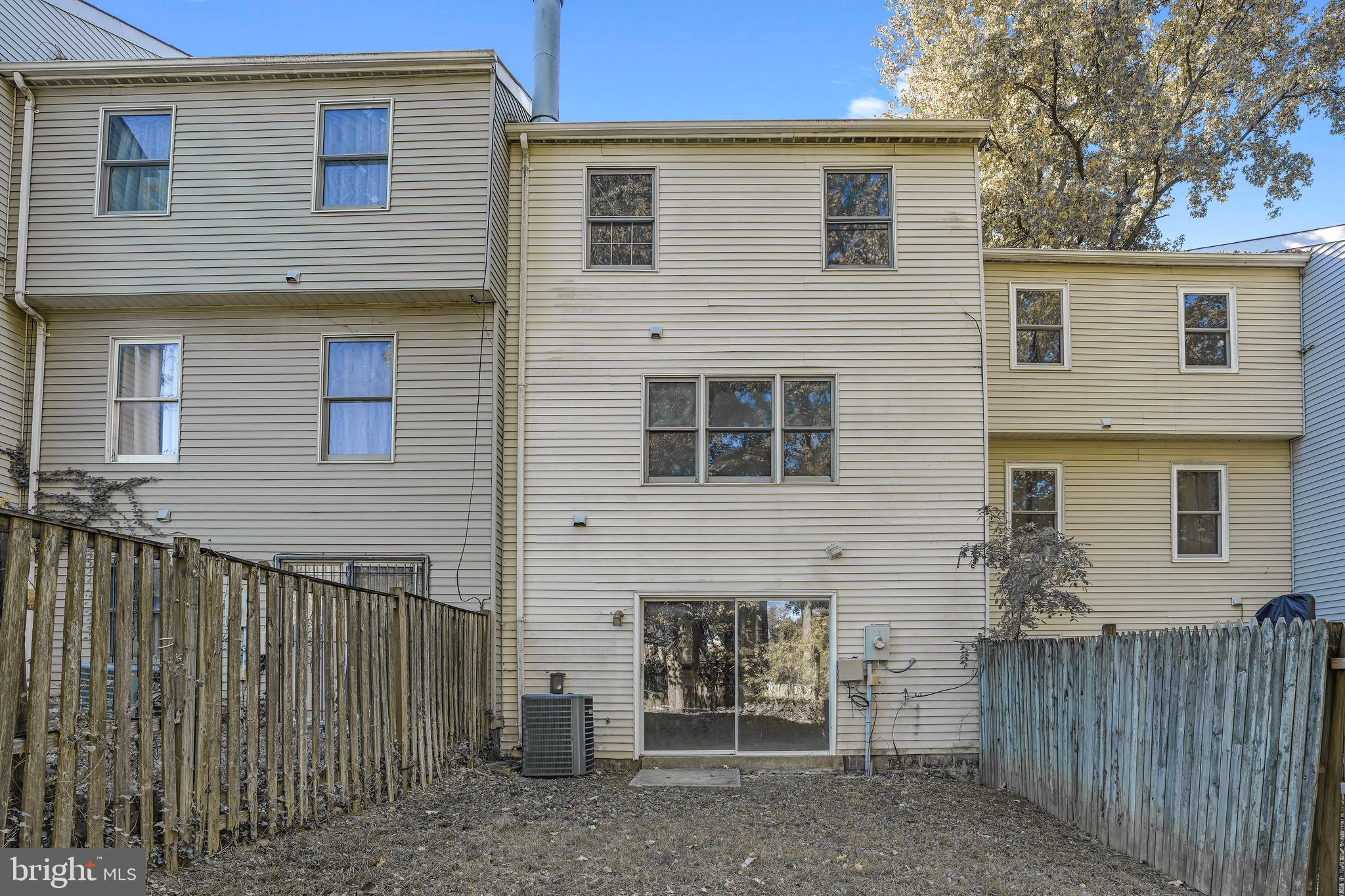 HILLCREST TOWNE - Residential