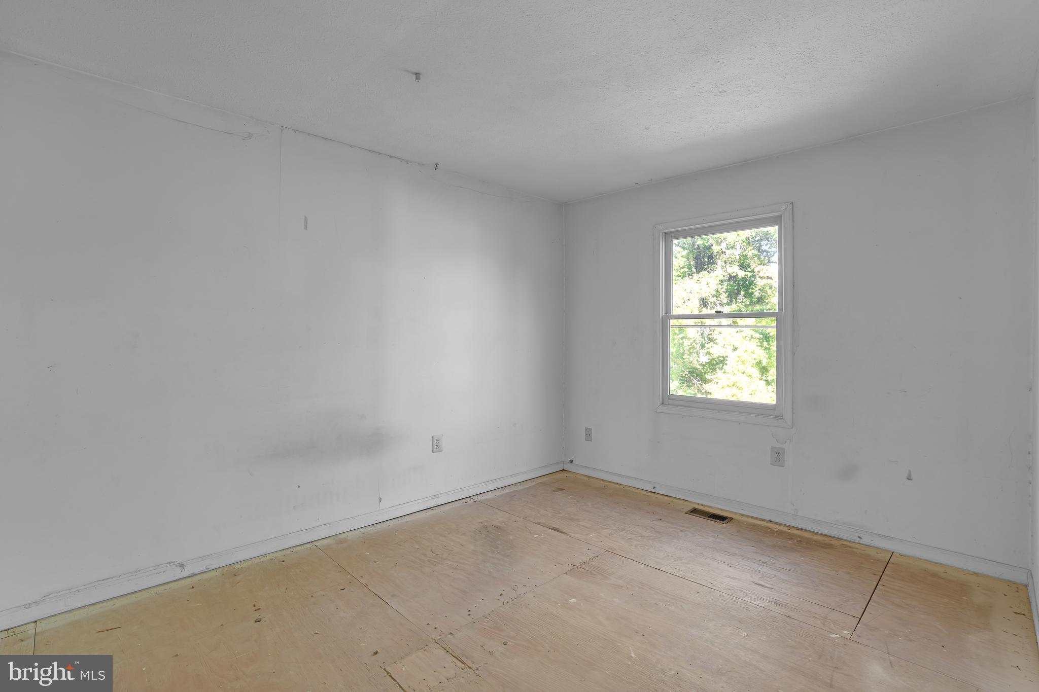 HILLCREST TOWNE - Residential