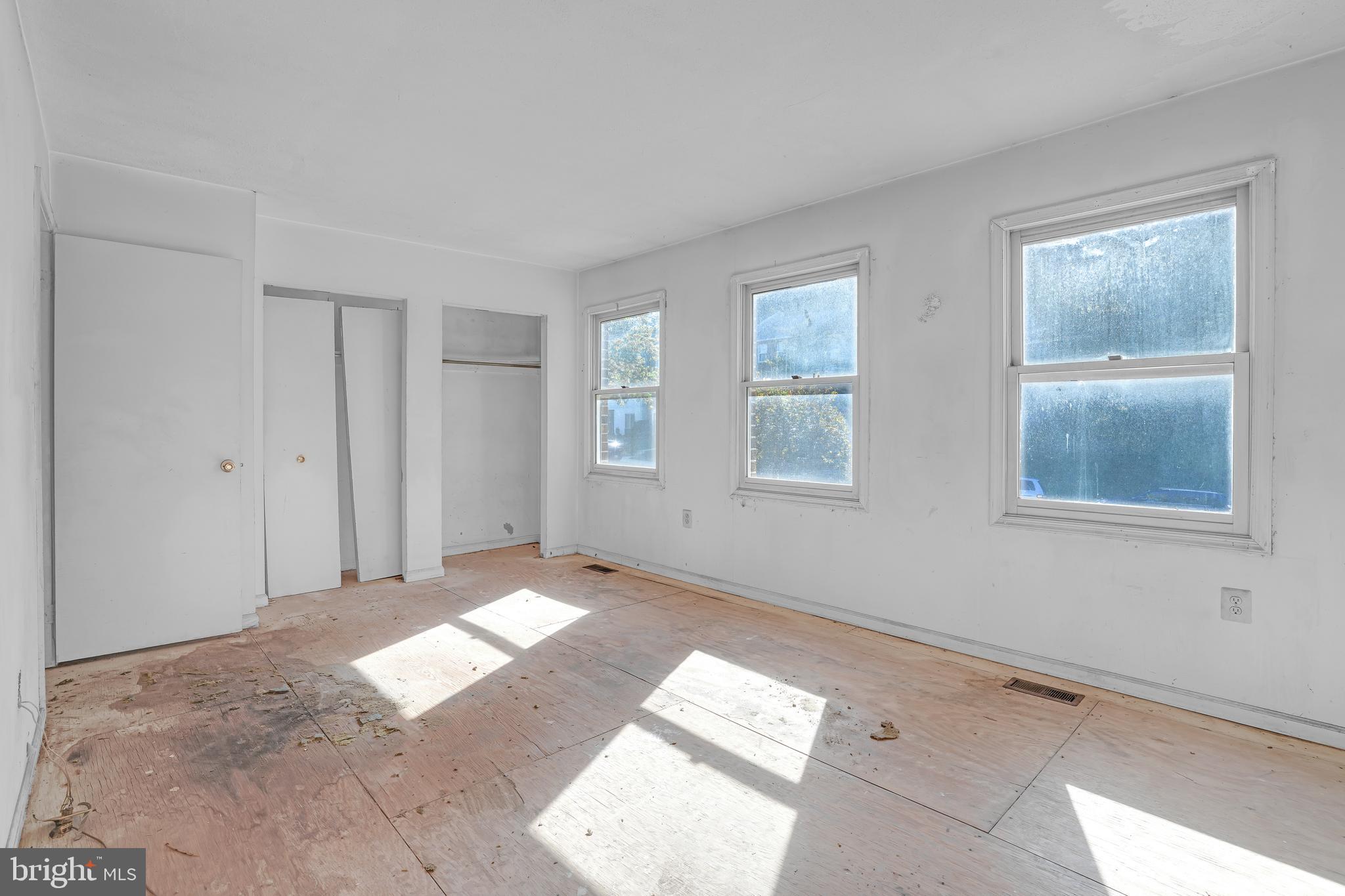 HILLCREST TOWNE - Residential