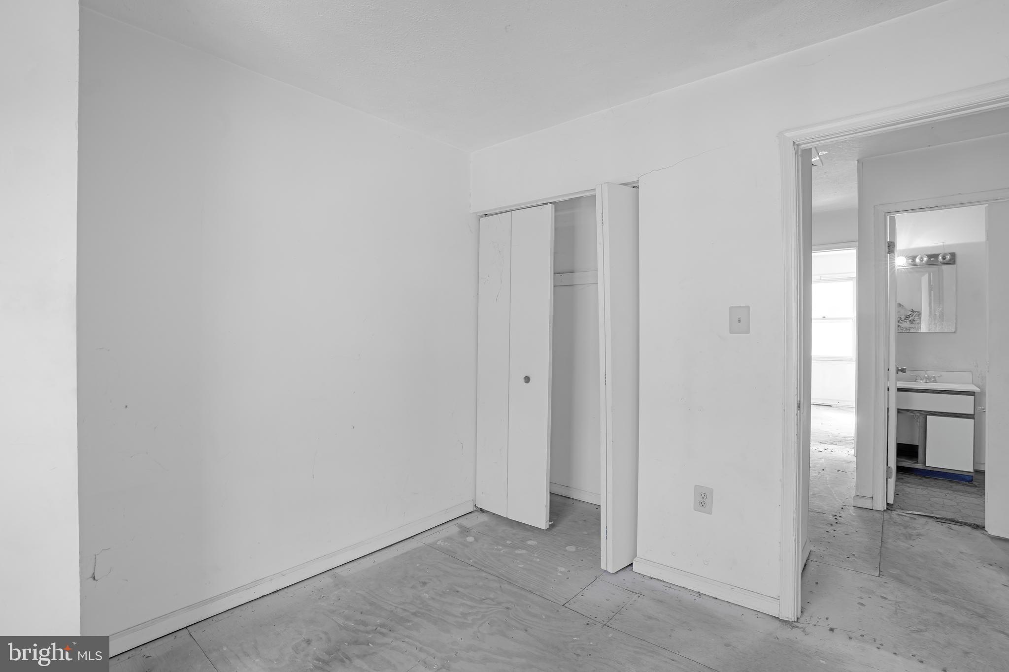 HILLCREST TOWNE - Residential