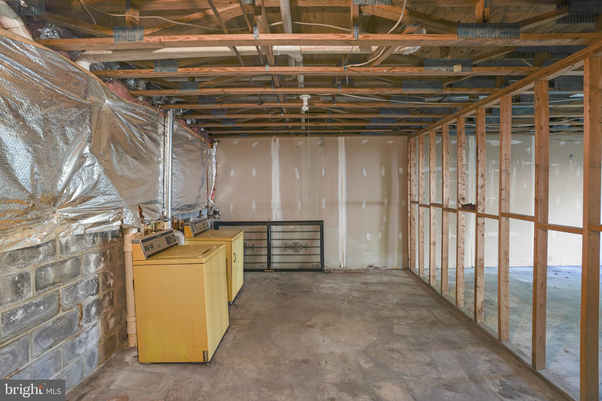 HILLCREST TOWNE - Residential