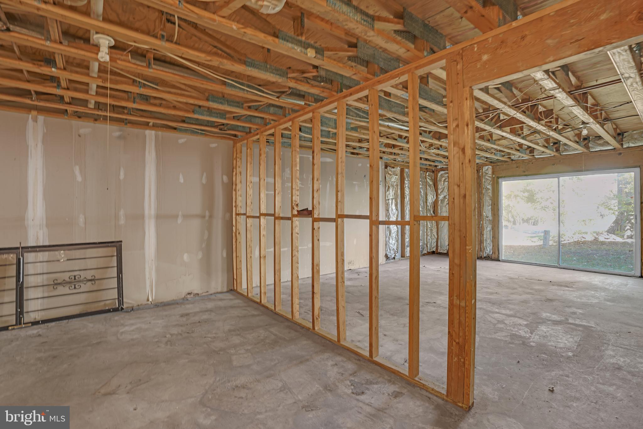 HILLCREST TOWNE - Residential