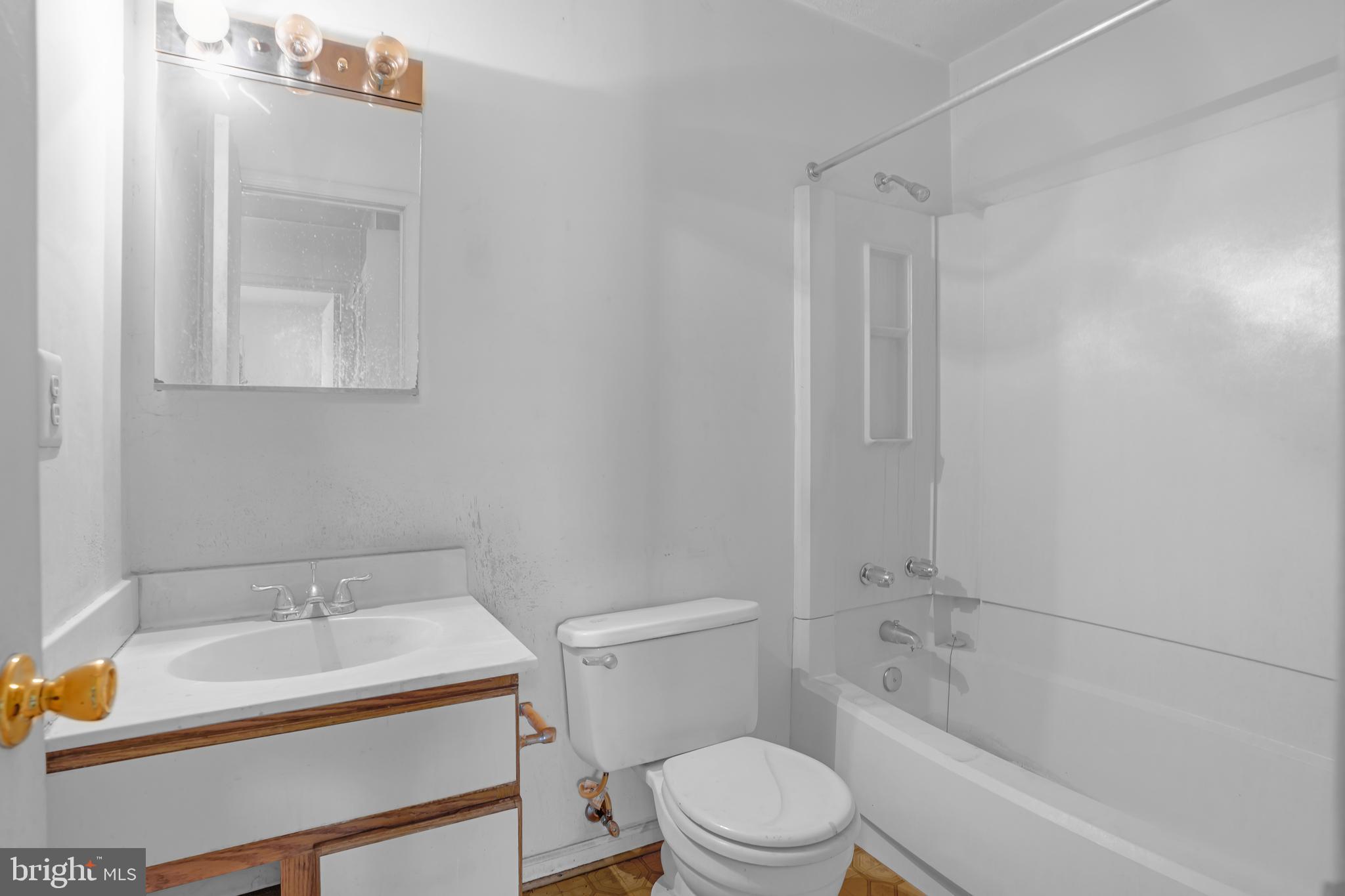 HILLCREST TOWNE - Residential