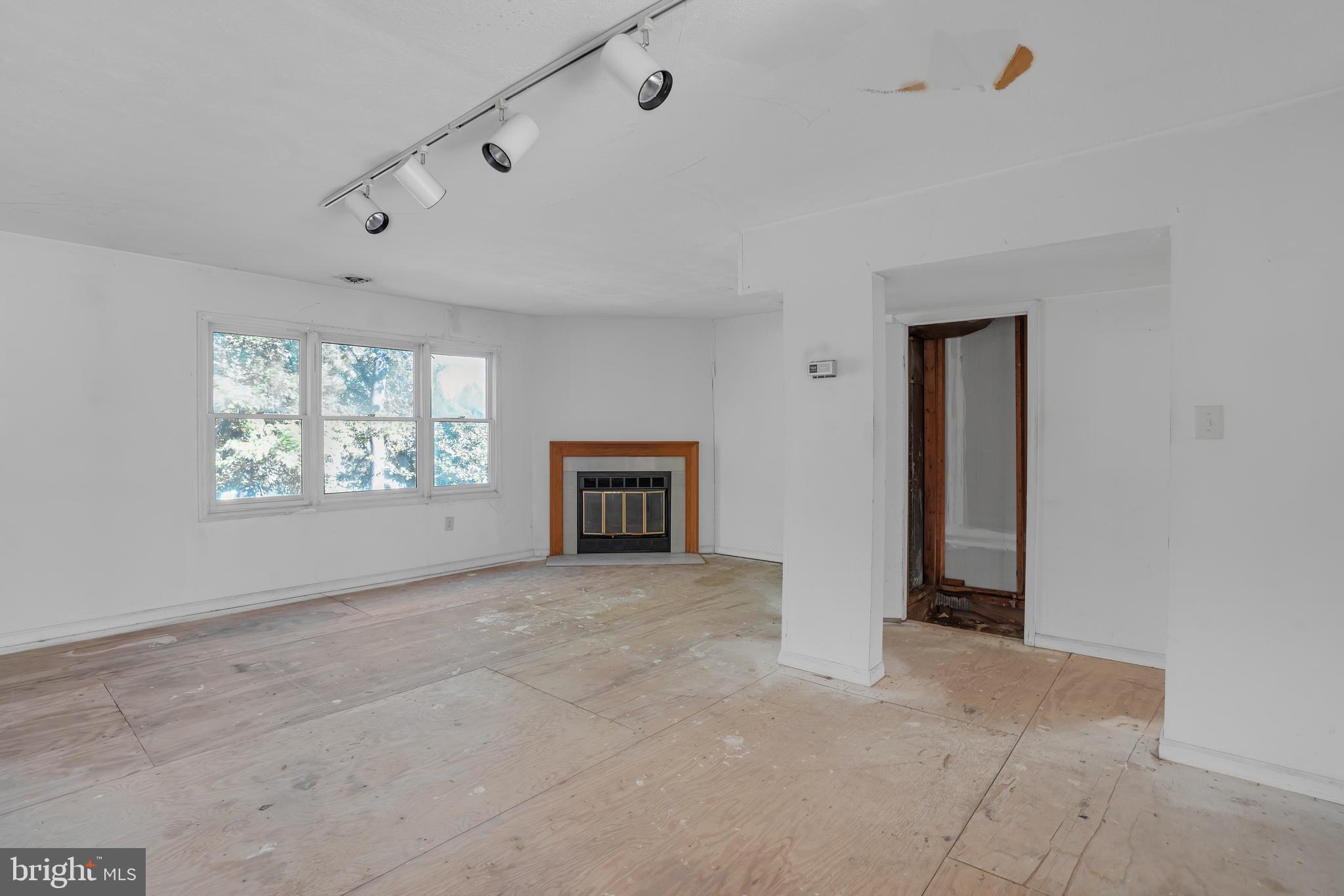 HILLCREST TOWNE - Residential