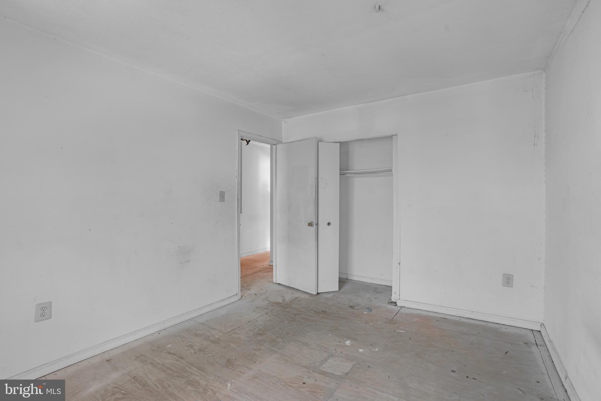 HILLCREST TOWNE - Residential