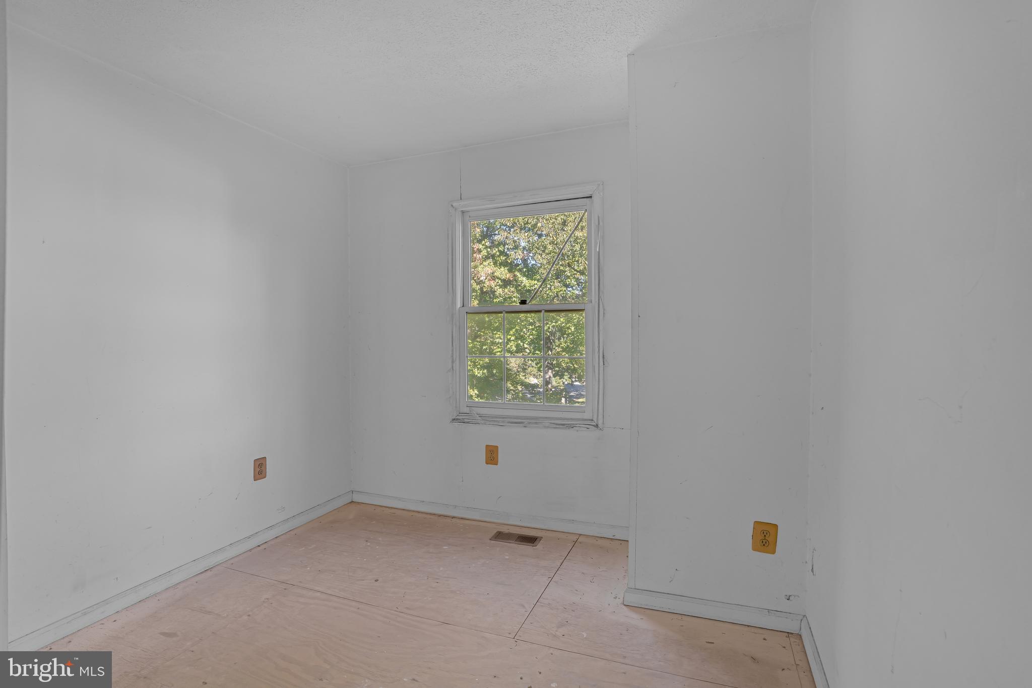 HILLCREST TOWNE - Residential