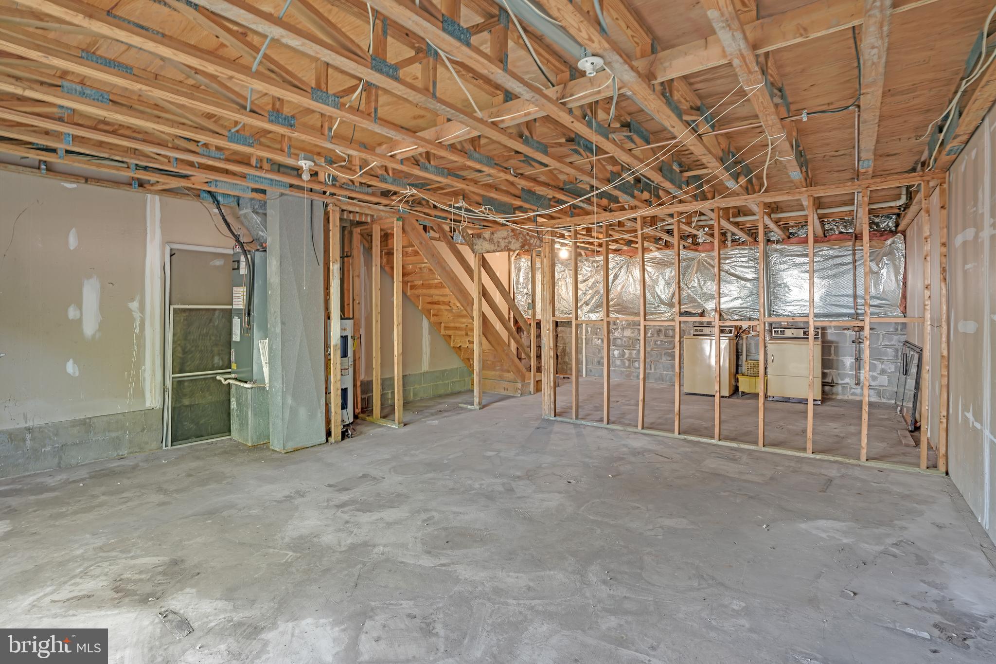 HILLCREST TOWNE - Residential