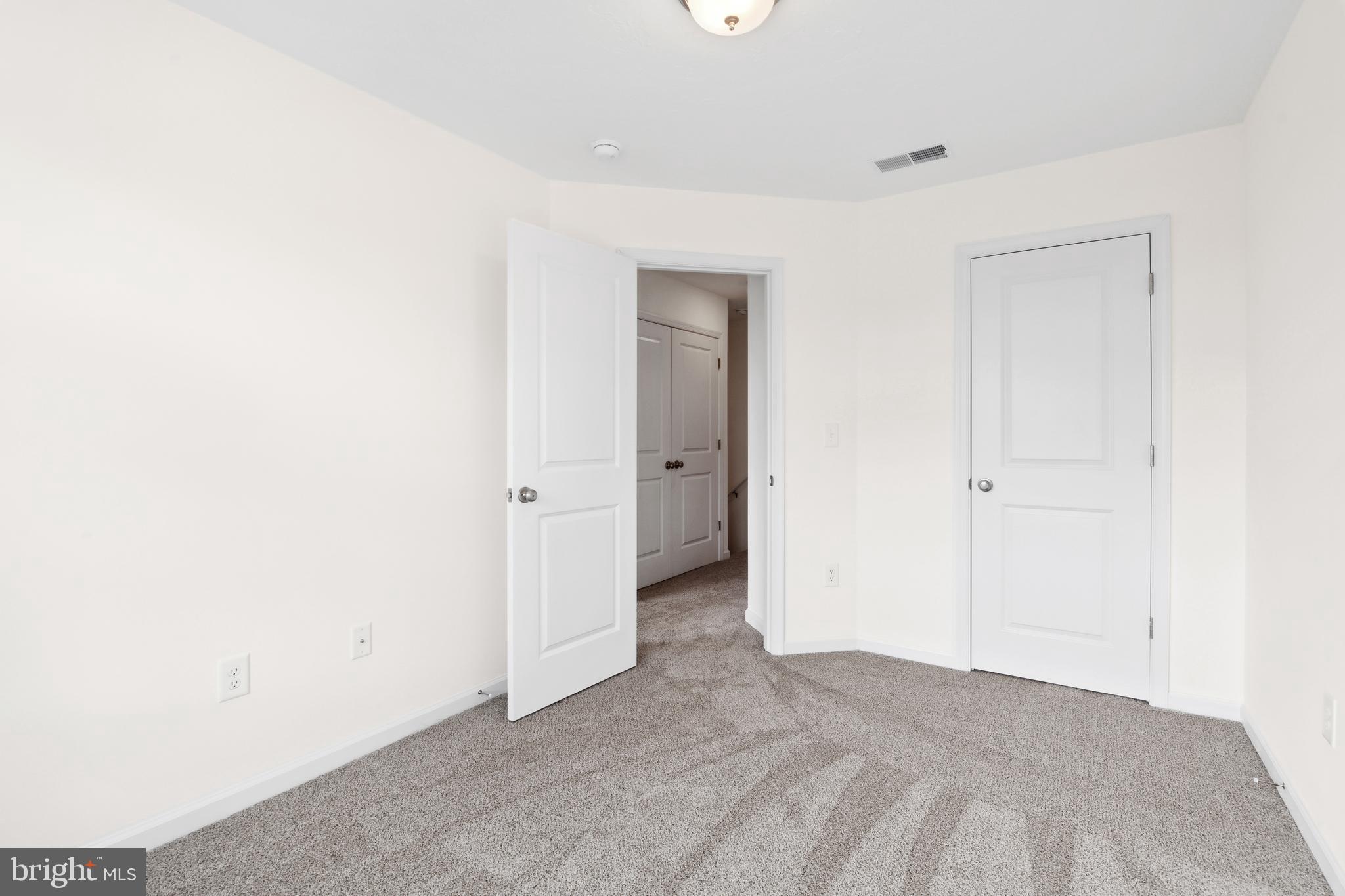 KINGS COURT AT BROWNSTONE - Residential