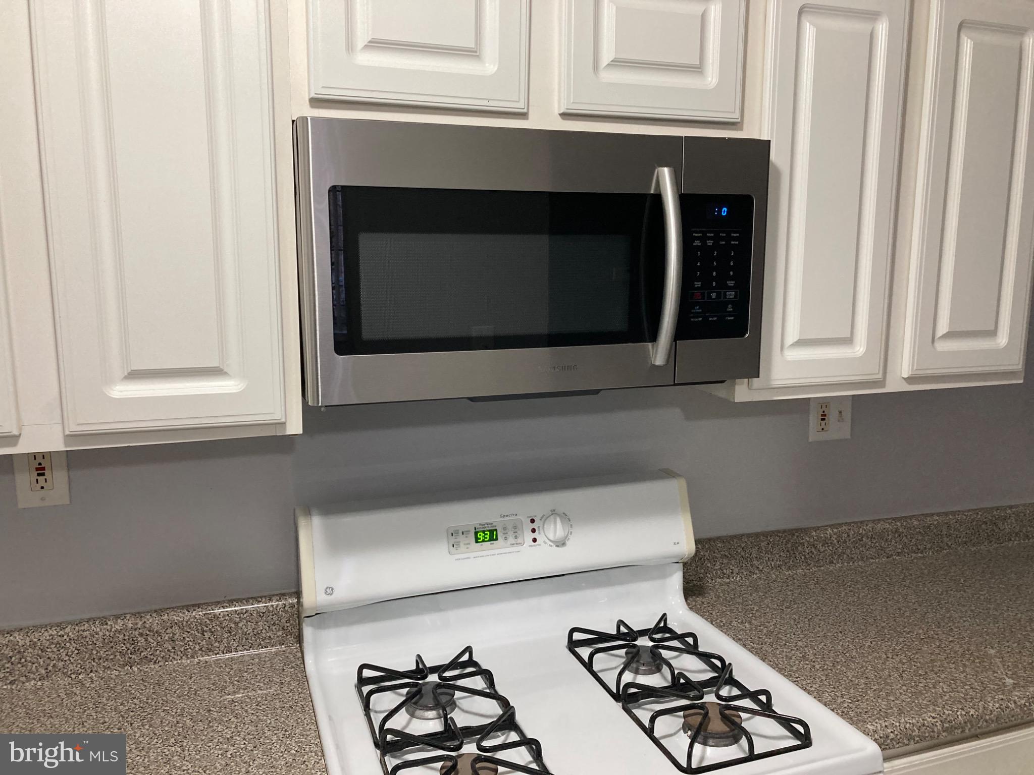 MARKHAM VIEW CONDOMINIUMS - Residential