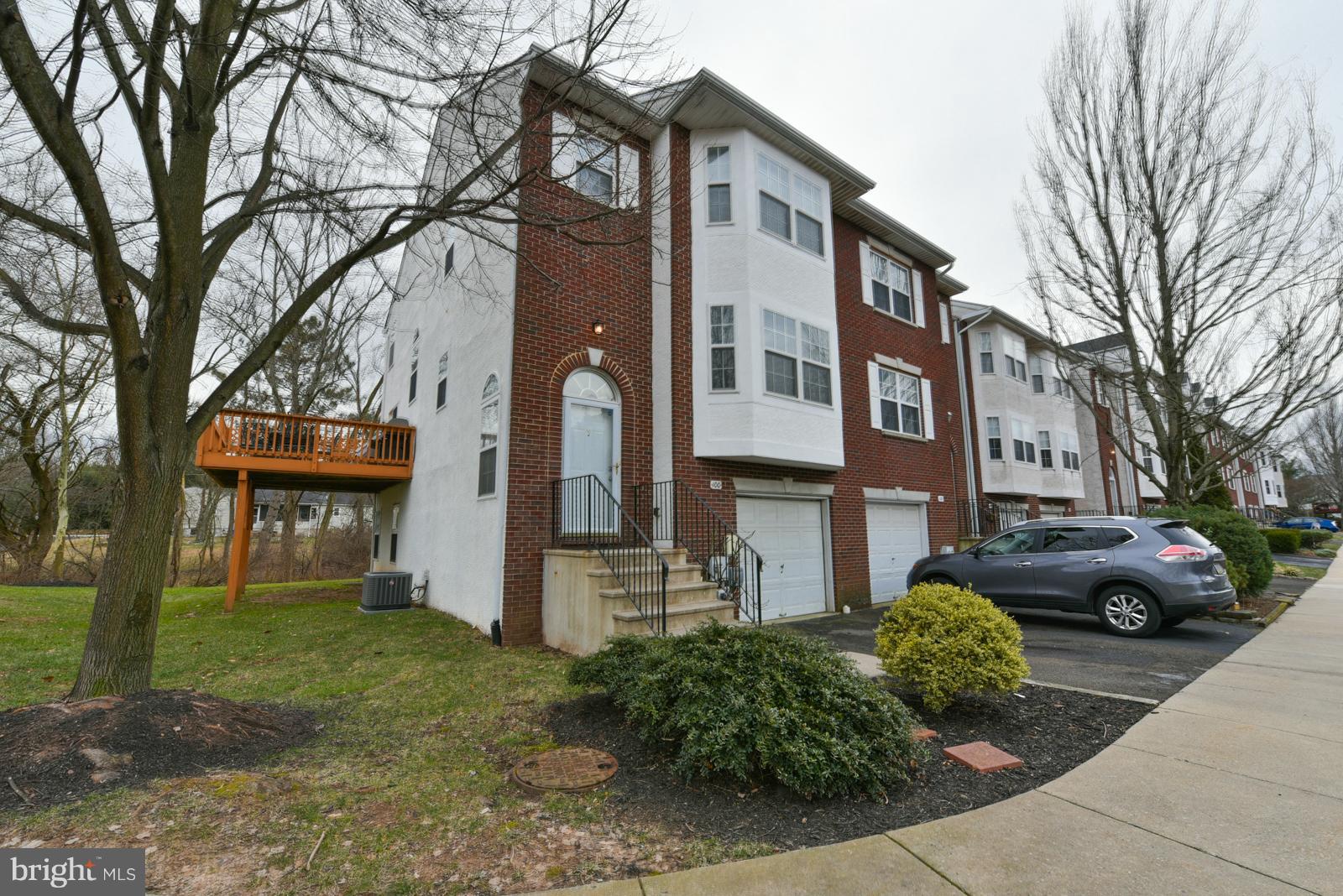 PINE TREE RIDGE - Residential