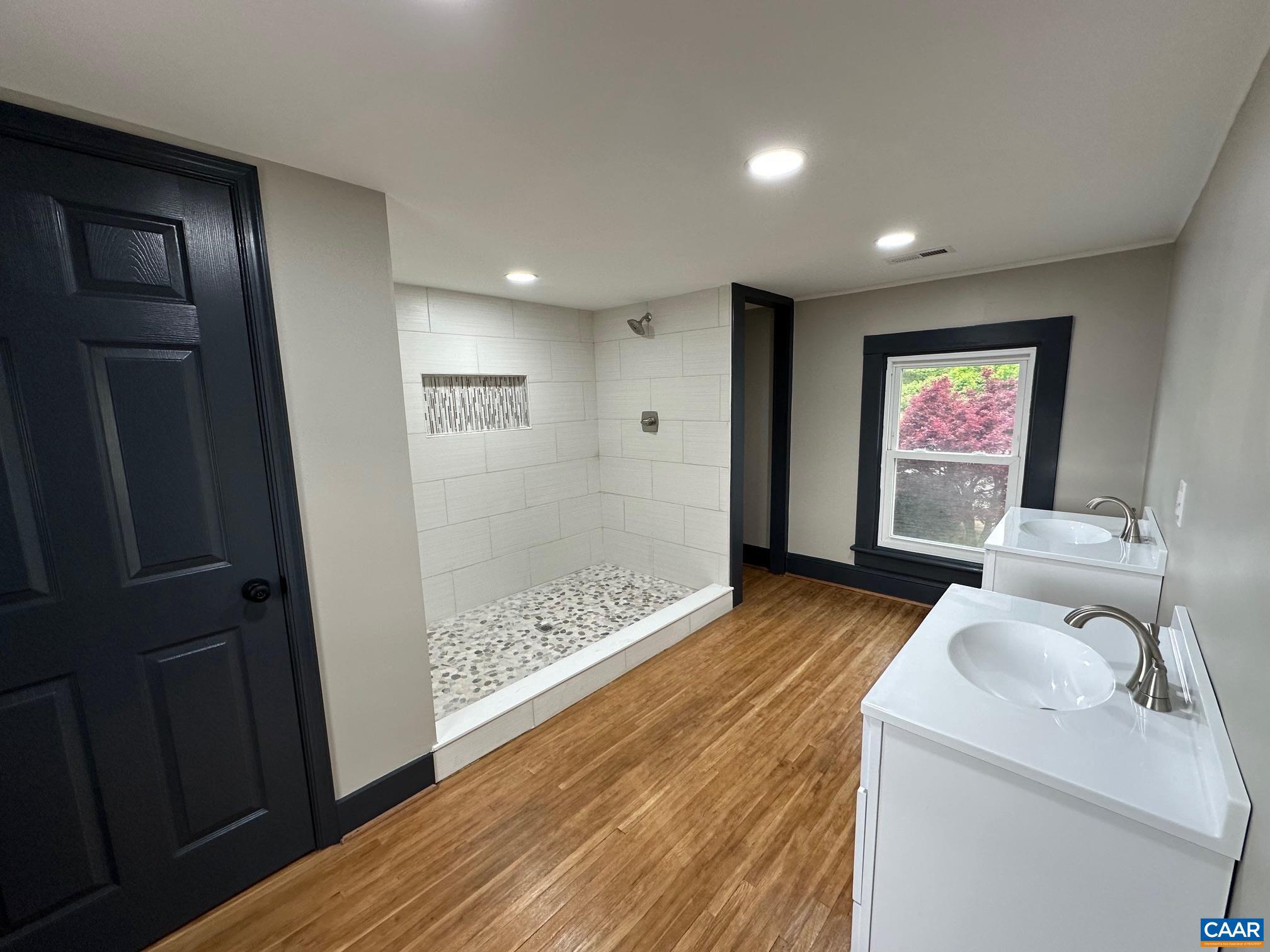 UNKNOWN - Residential Lease