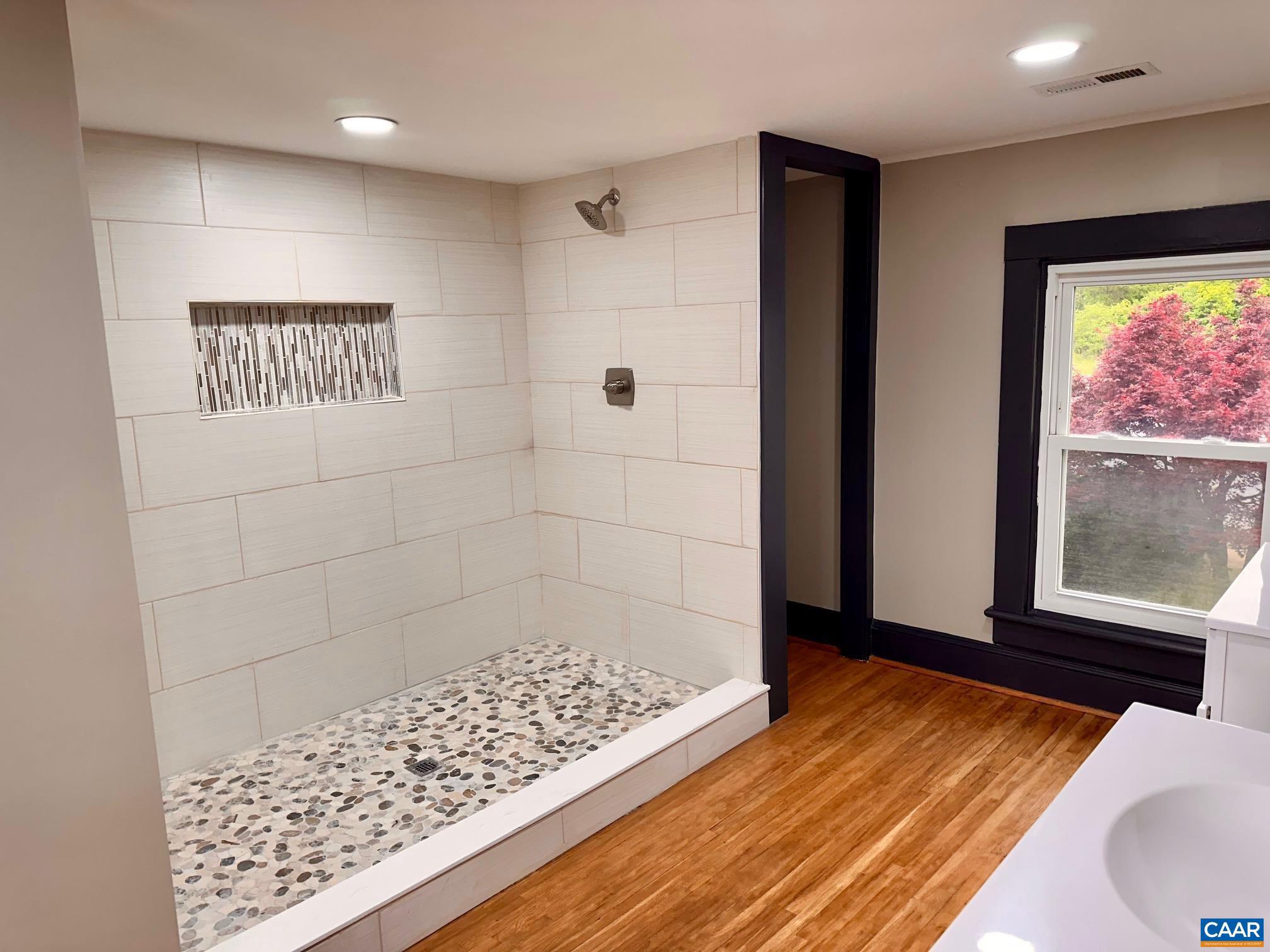 UNKNOWN - Residential Lease