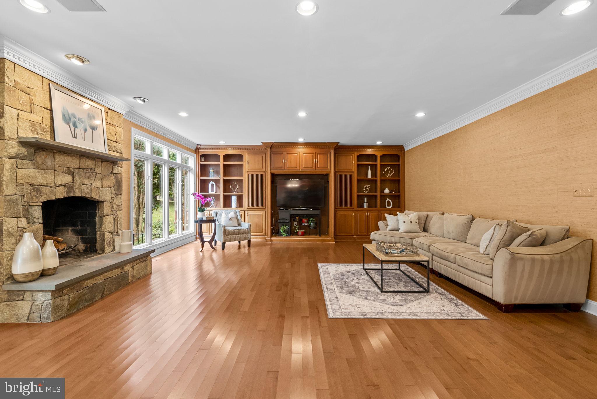 WILLOWS OF POTOMAC - Residential