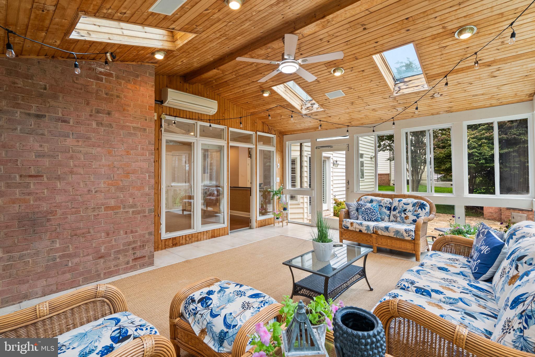 WILLOWS OF POTOMAC - Residential