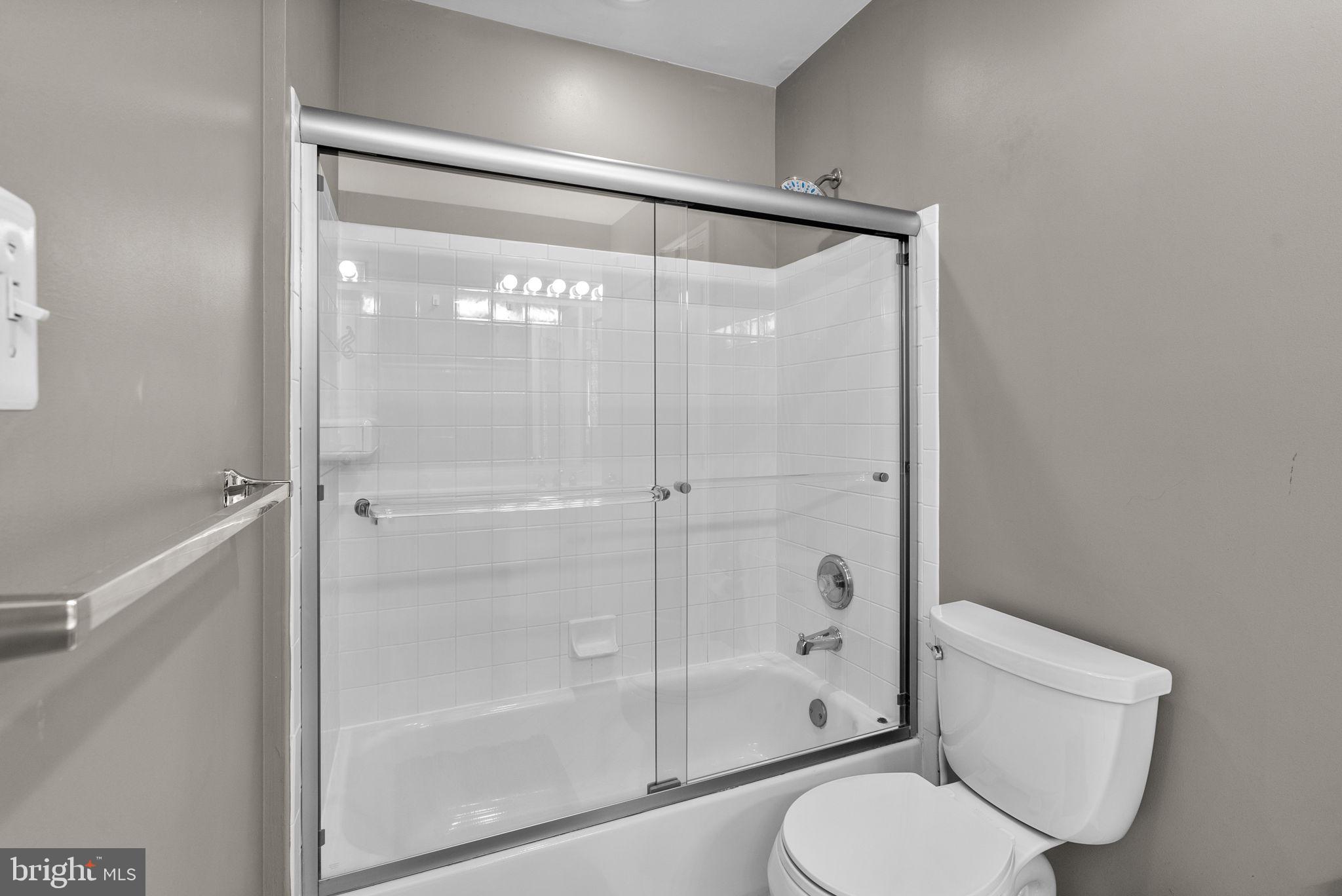 WILLOWS OF POTOMAC - Residential