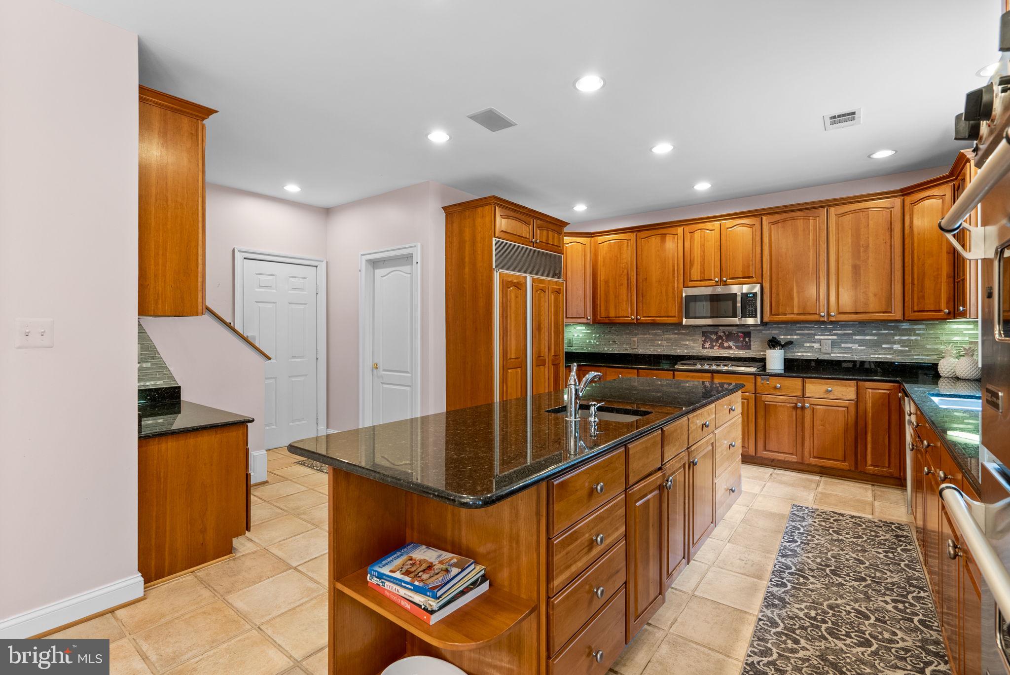 WILLOWS OF POTOMAC - Residential