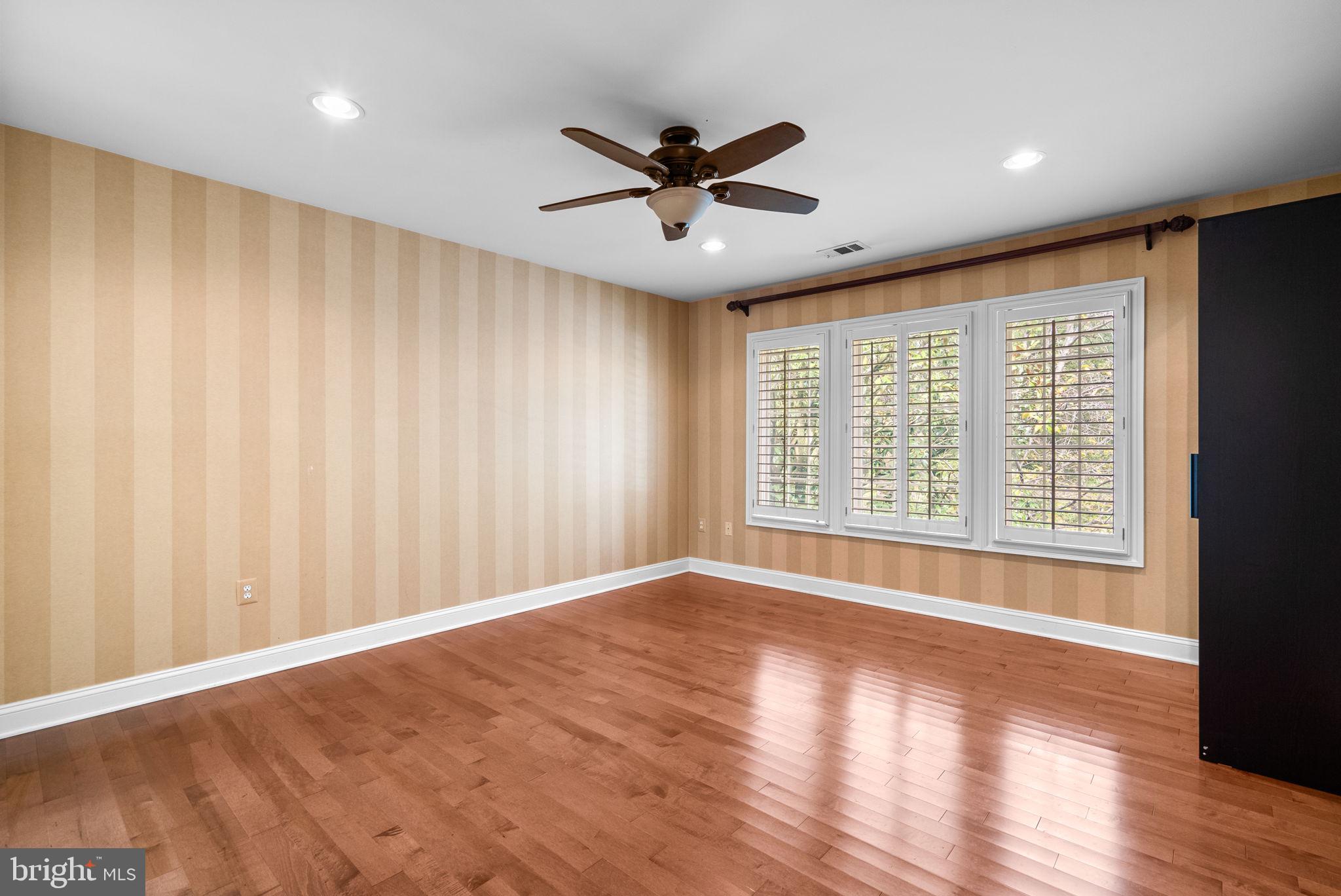 WILLOWS OF POTOMAC - Residential