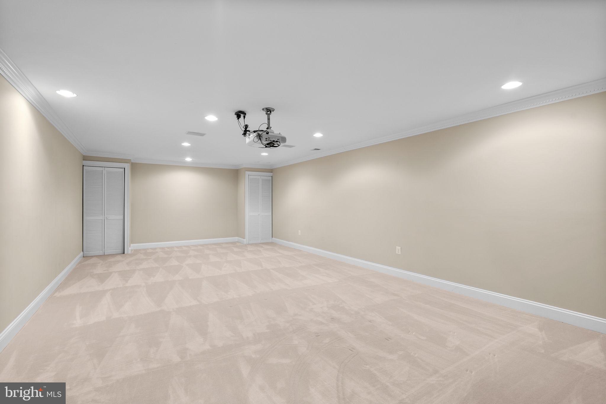 WILLOWS OF POTOMAC - Residential