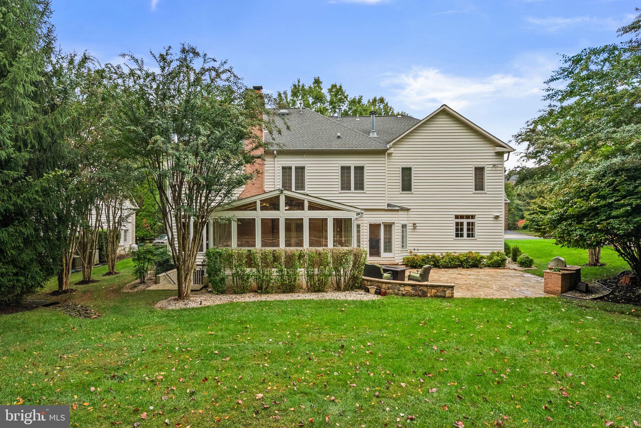 WILLOWS OF POTOMAC - Residential