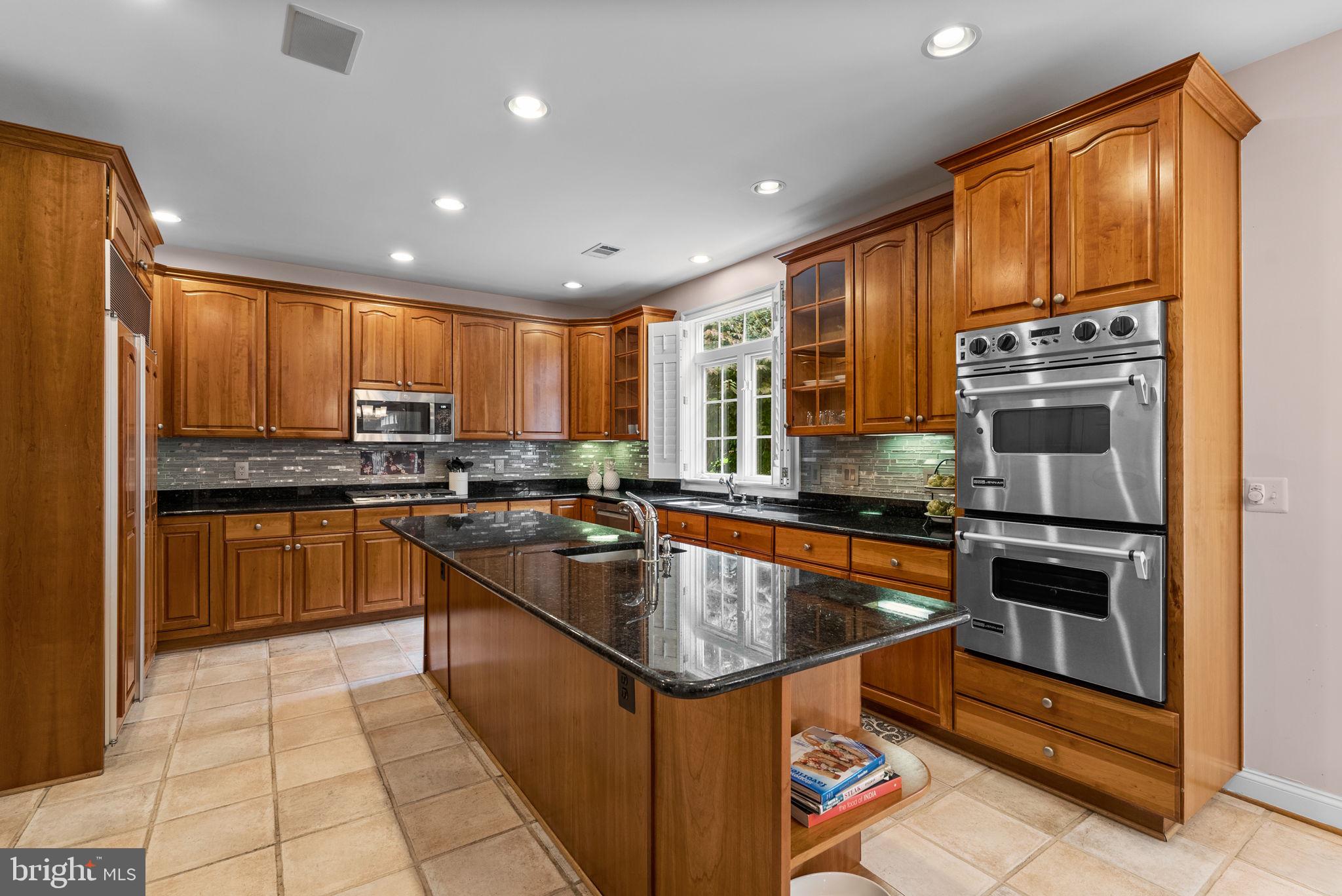 WILLOWS OF POTOMAC - Residential