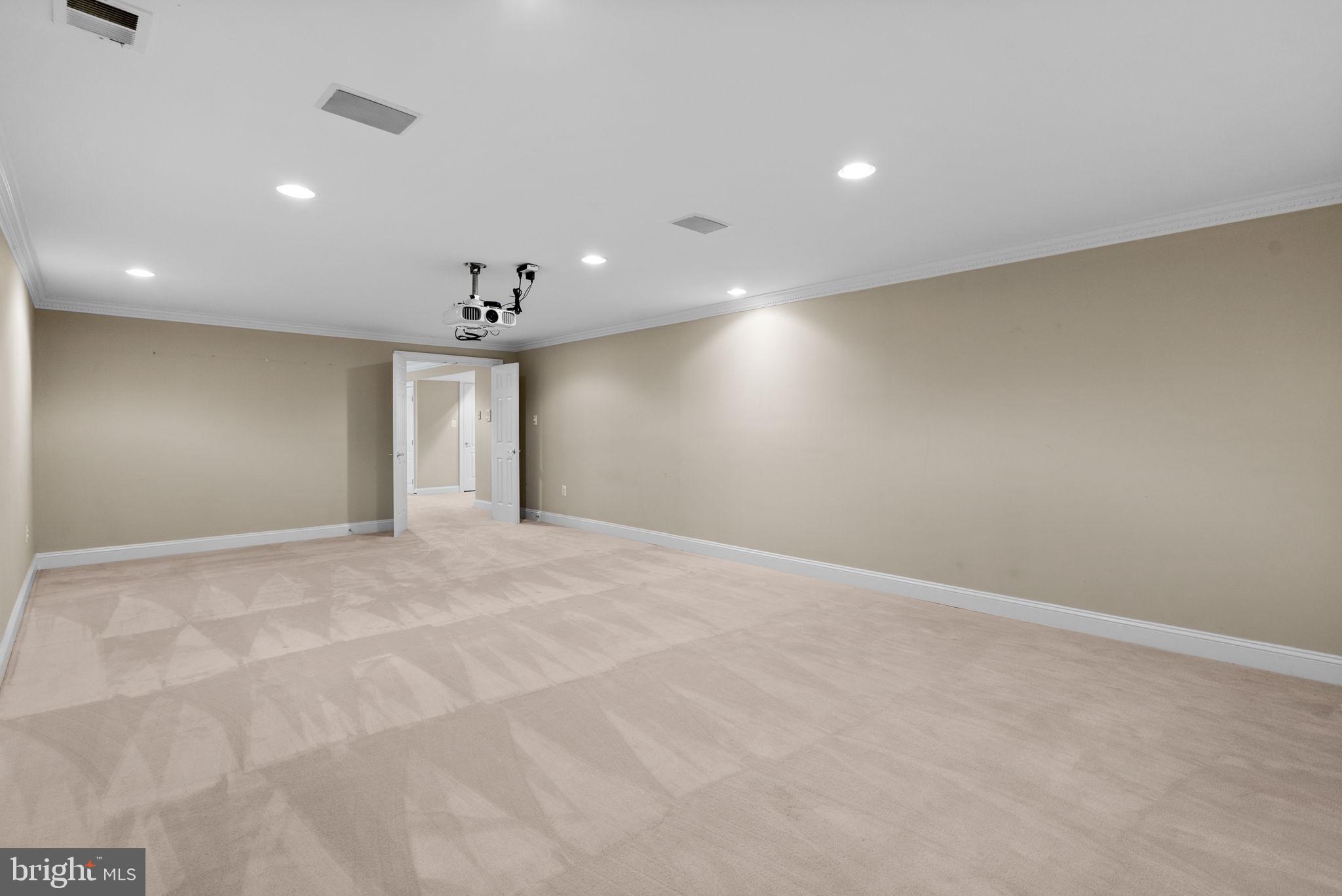 WILLOWS OF POTOMAC - Residential