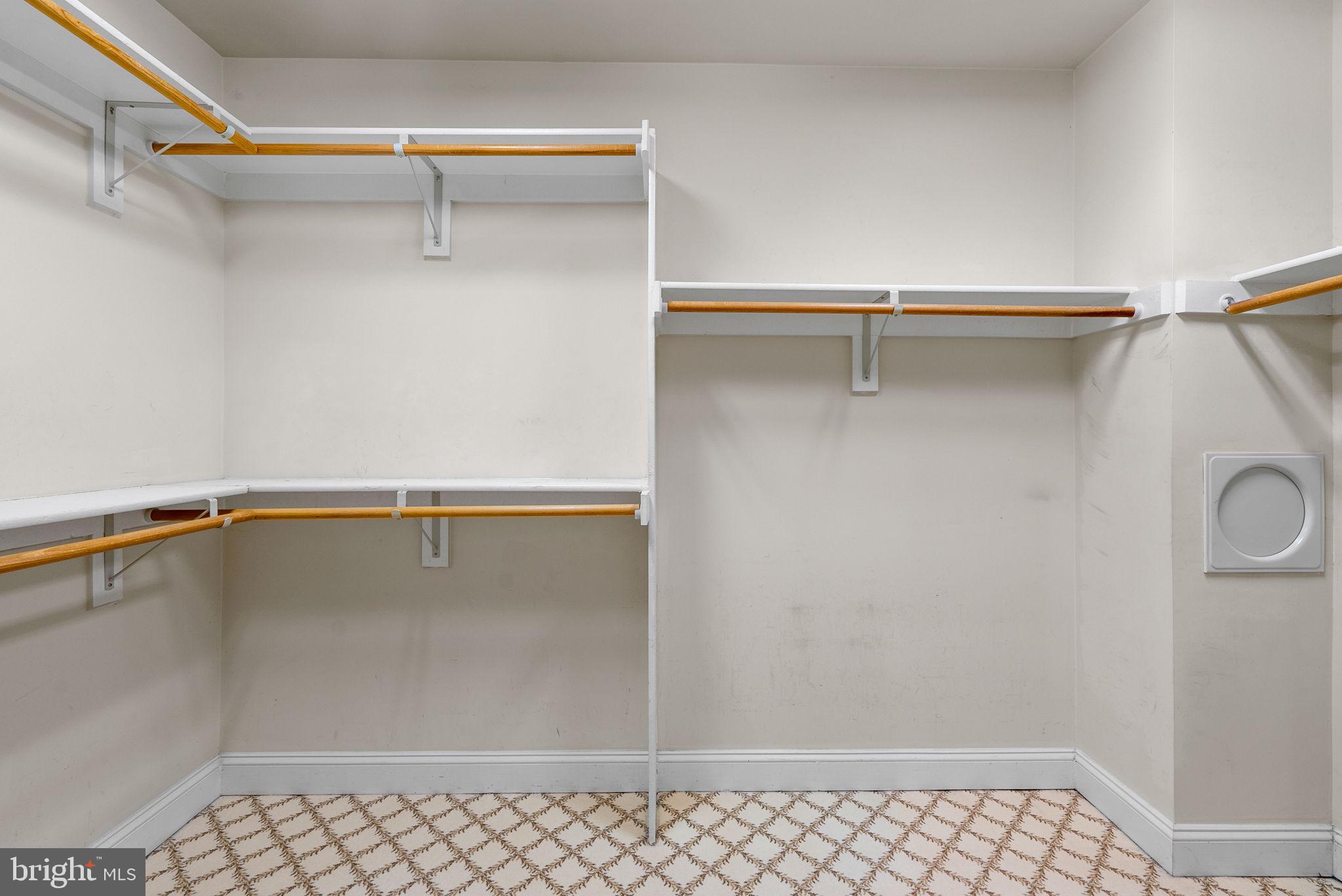 WILLOWS OF POTOMAC - Residential