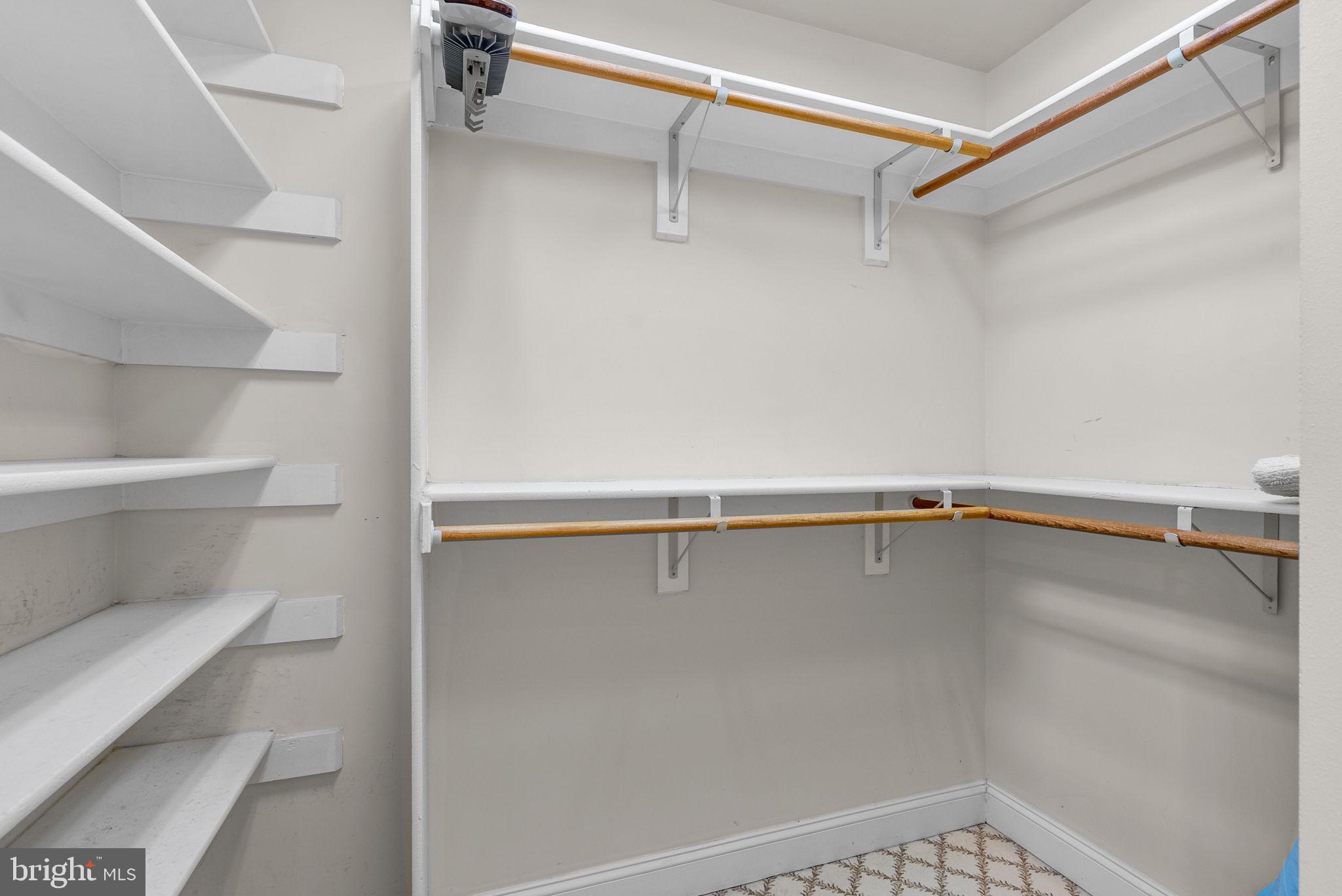 WILLOWS OF POTOMAC - Residential