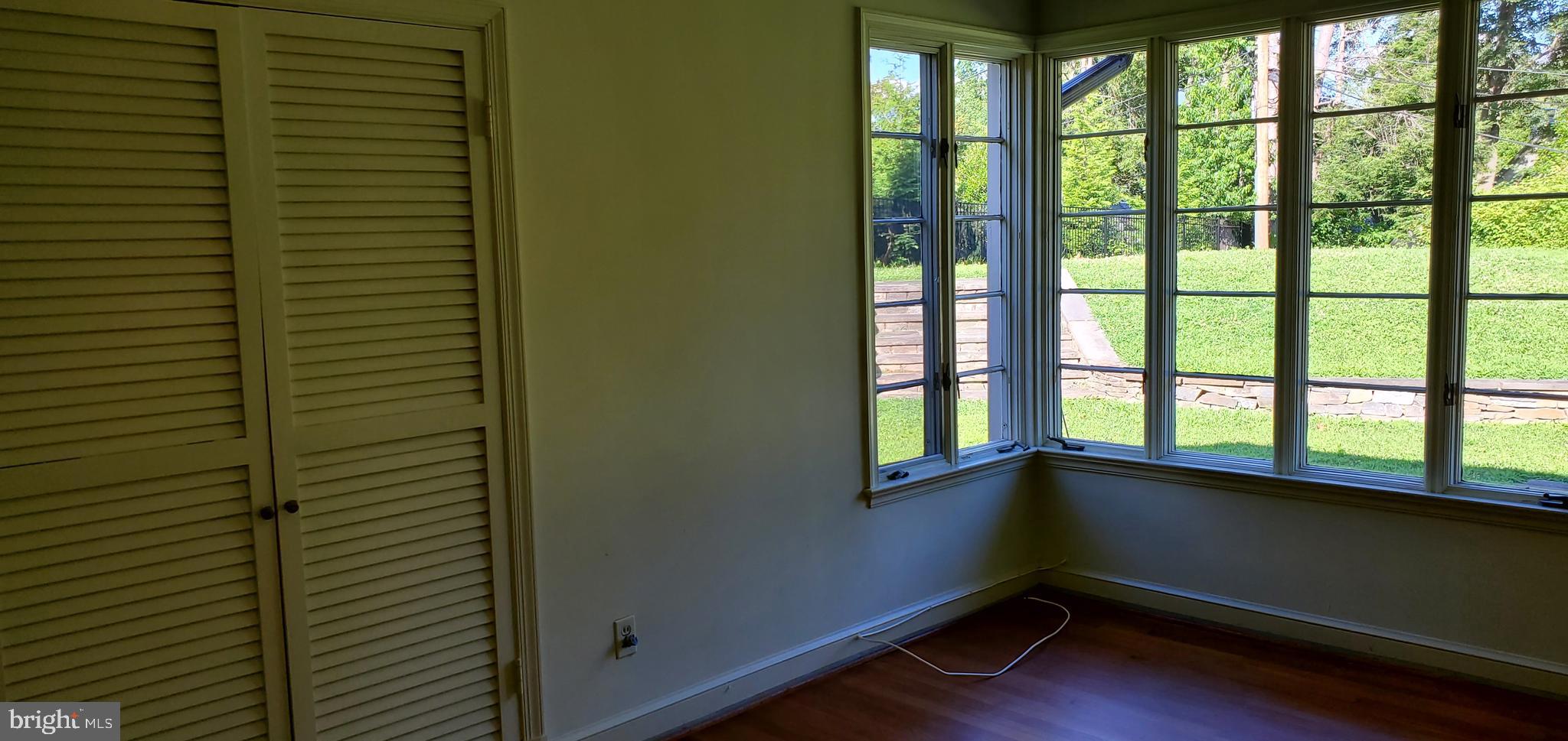 SPRING VALLEY - Residential