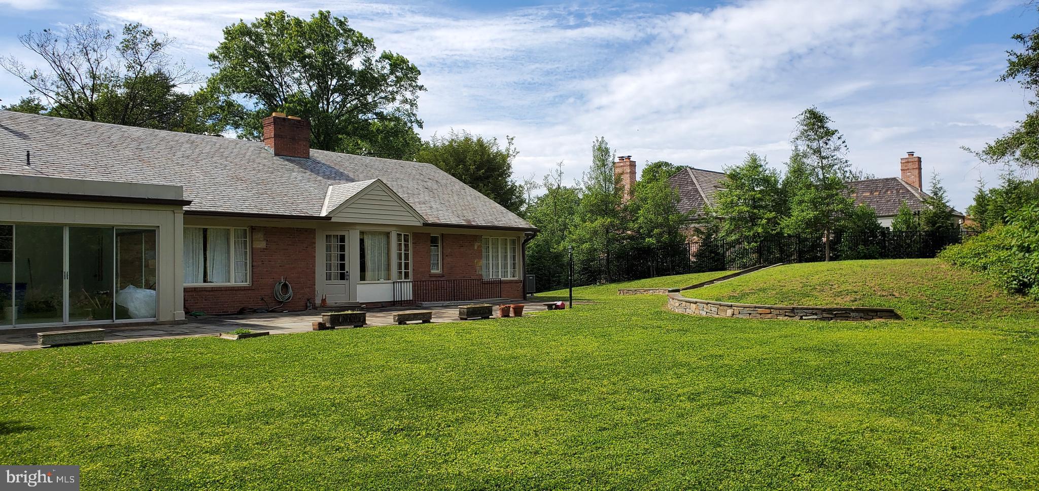 SPRING VALLEY - Residential