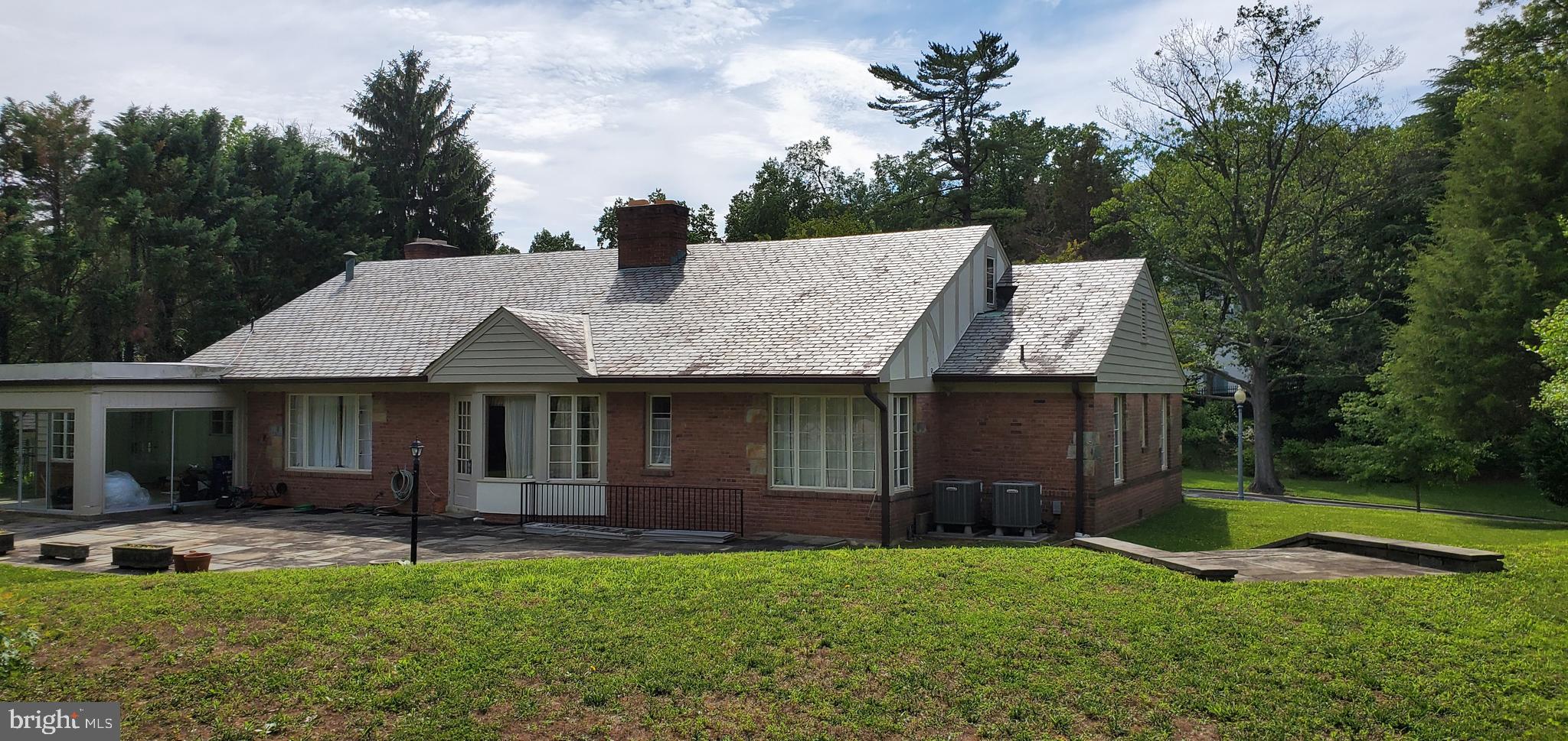 SPRING VALLEY - Residential
