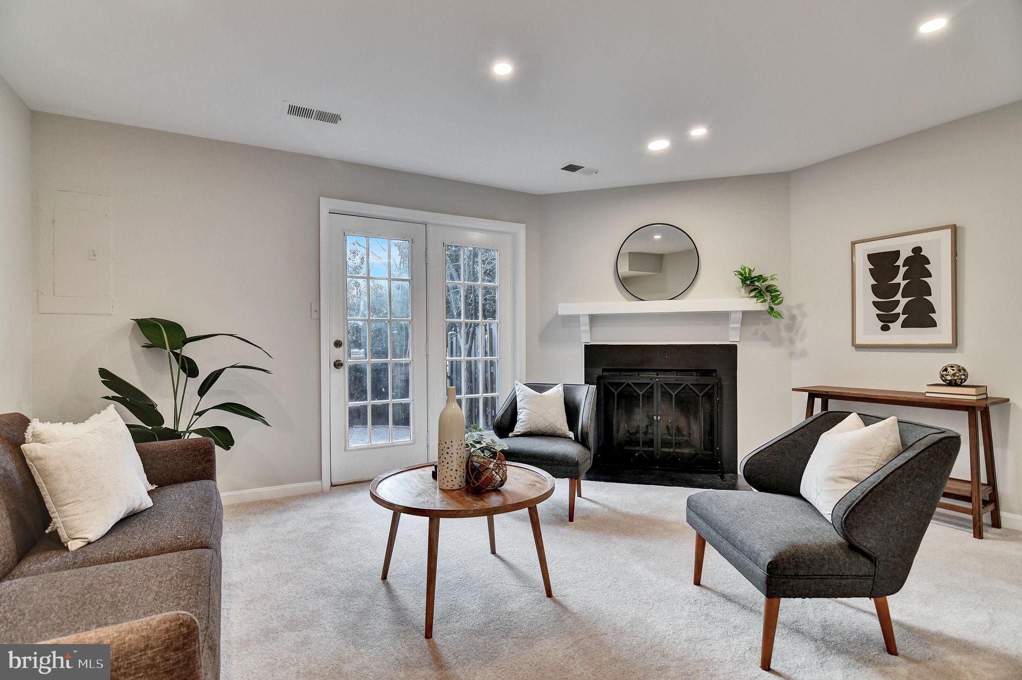 DOMINION SQUARE - Residential