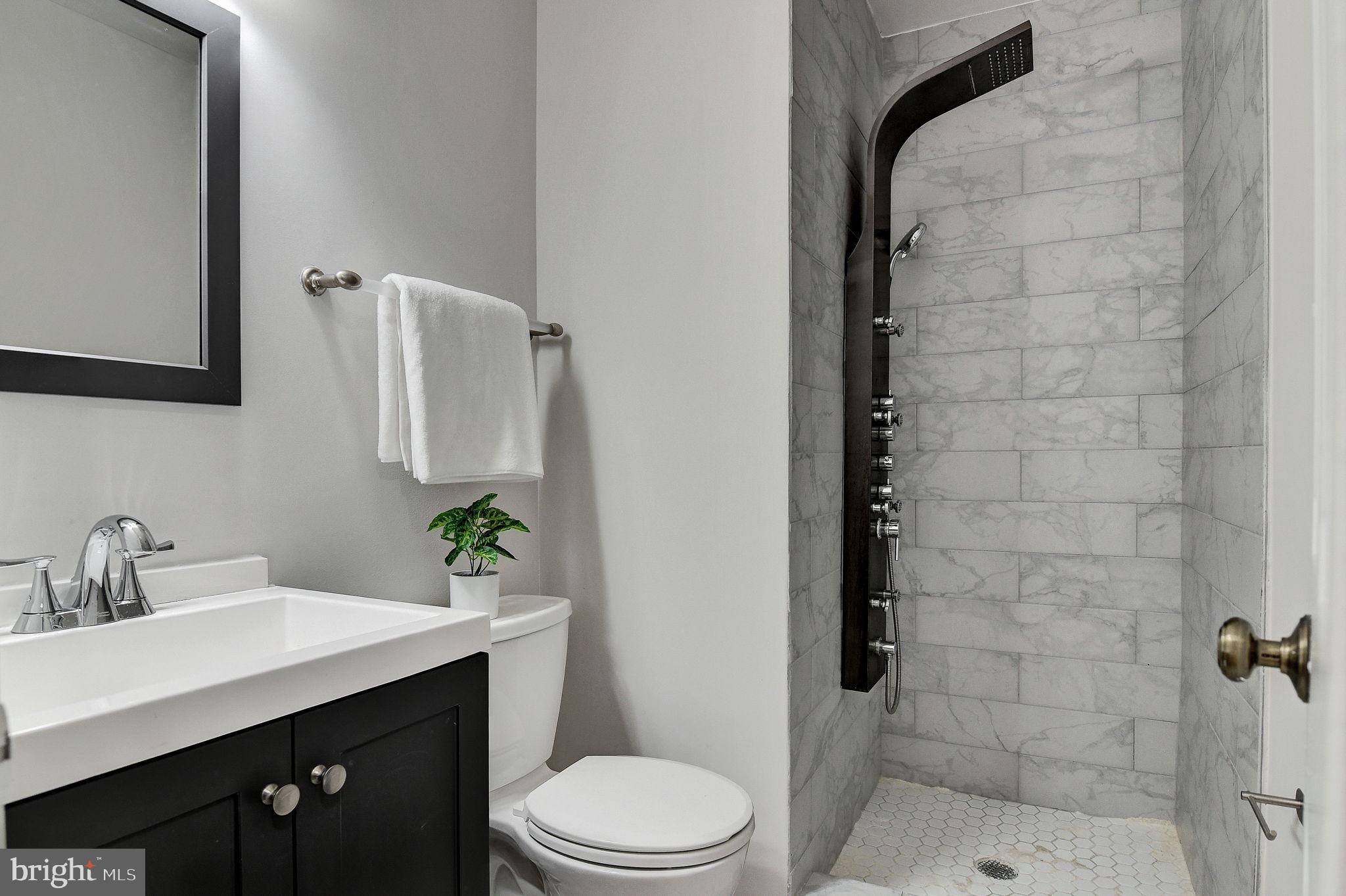 DOMINION SQUARE - Residential