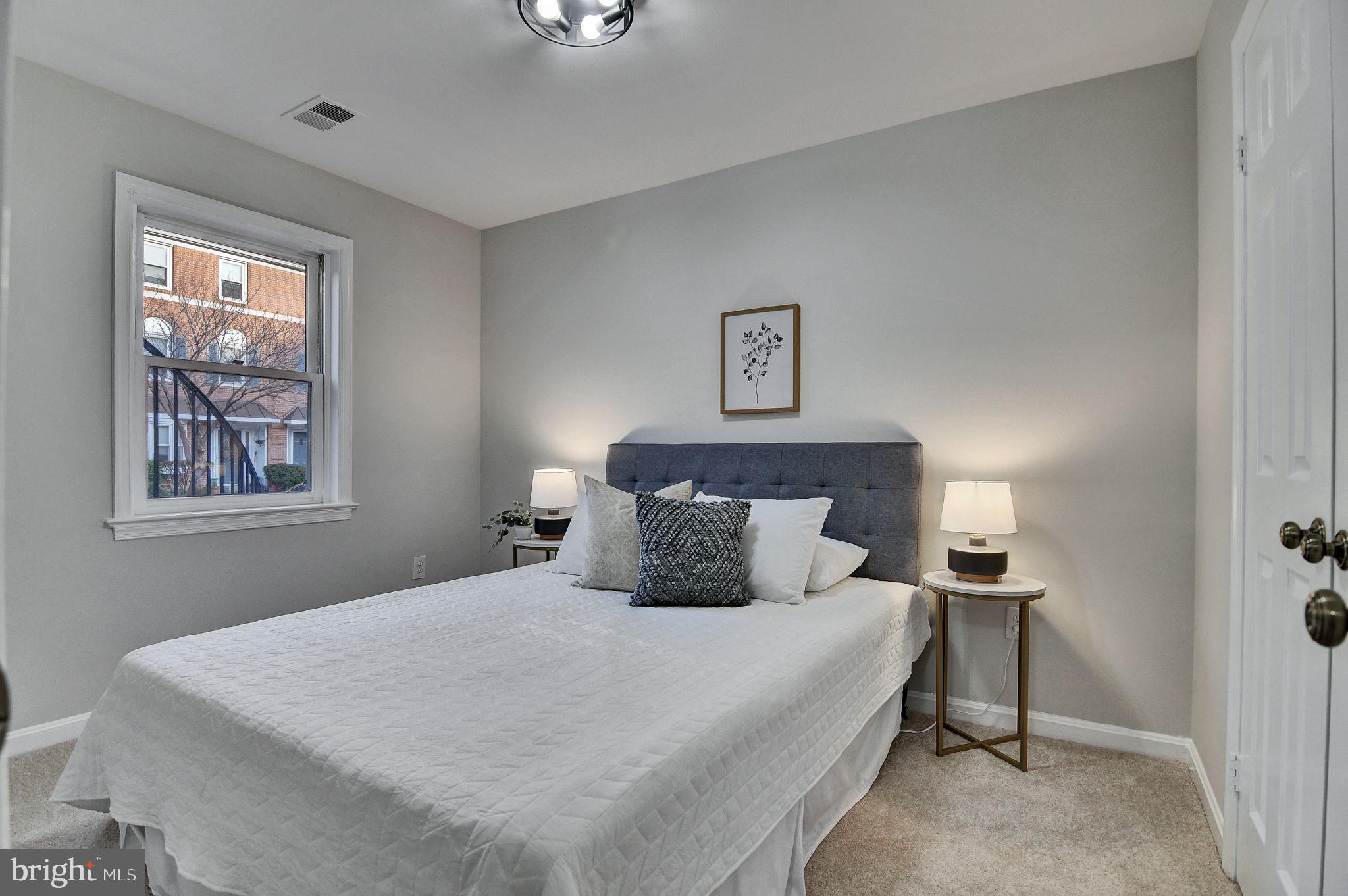 DOMINION SQUARE - Residential