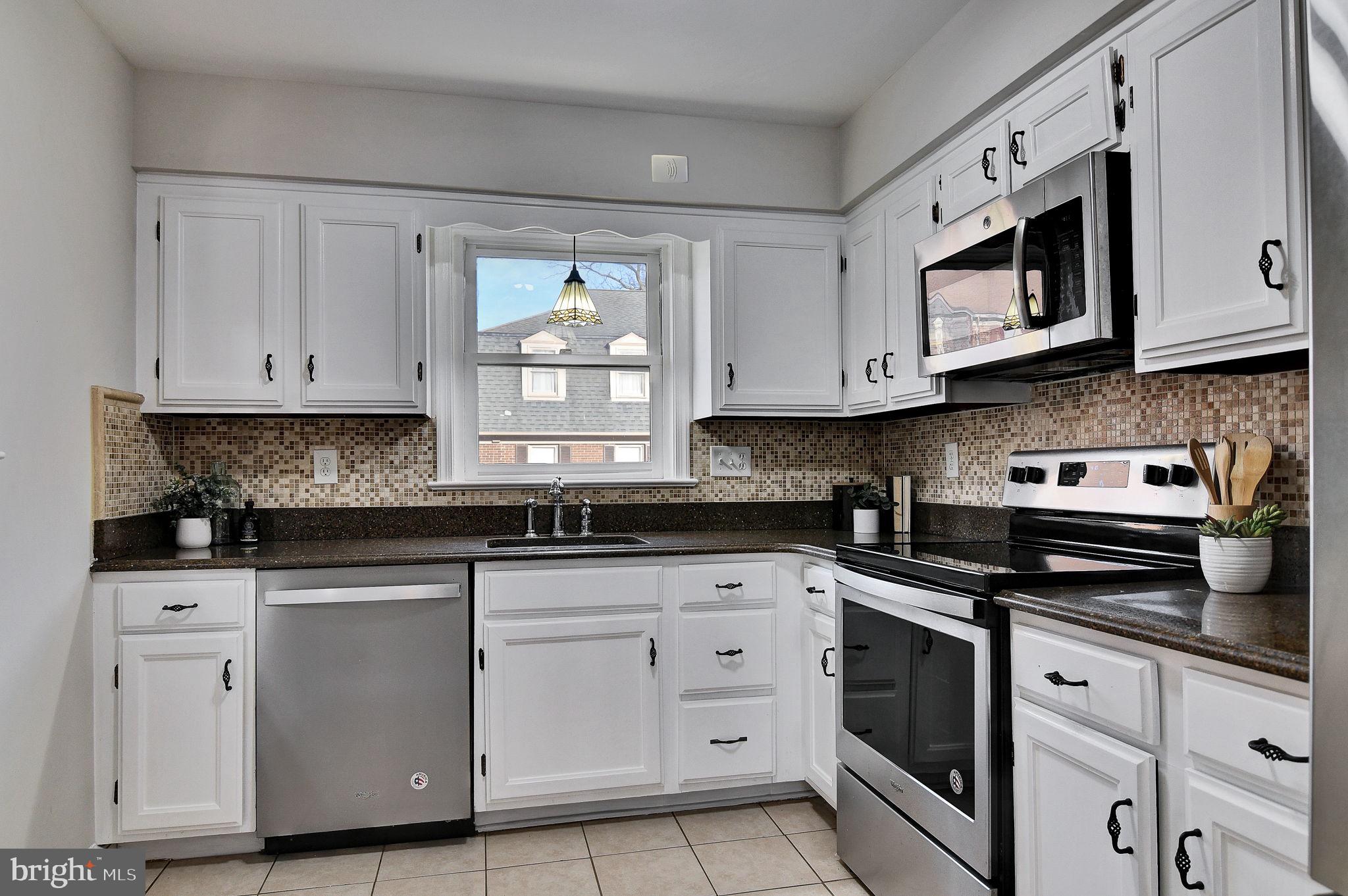 DOMINION SQUARE - Residential