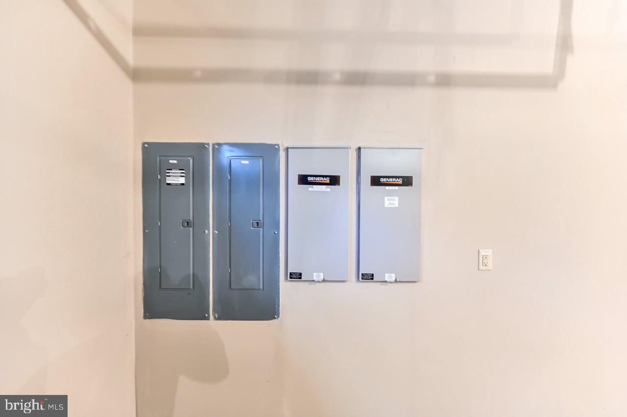 SPLIT ROCK - Residential