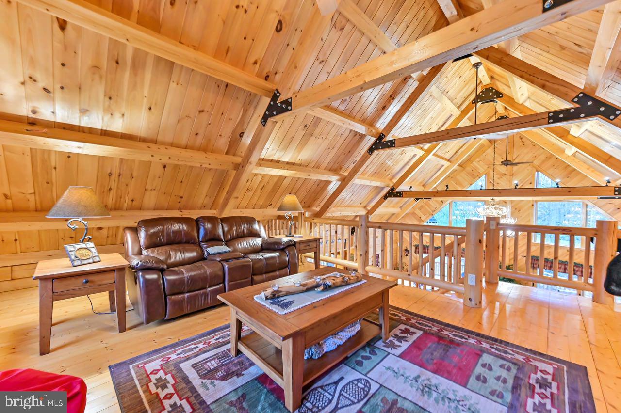 SPLIT ROCK - Residential