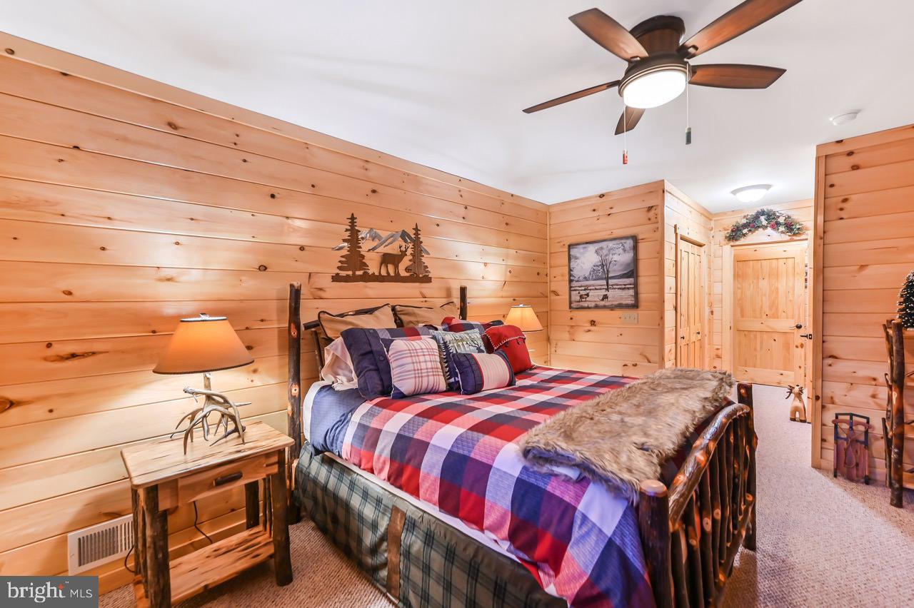 SPLIT ROCK - Residential