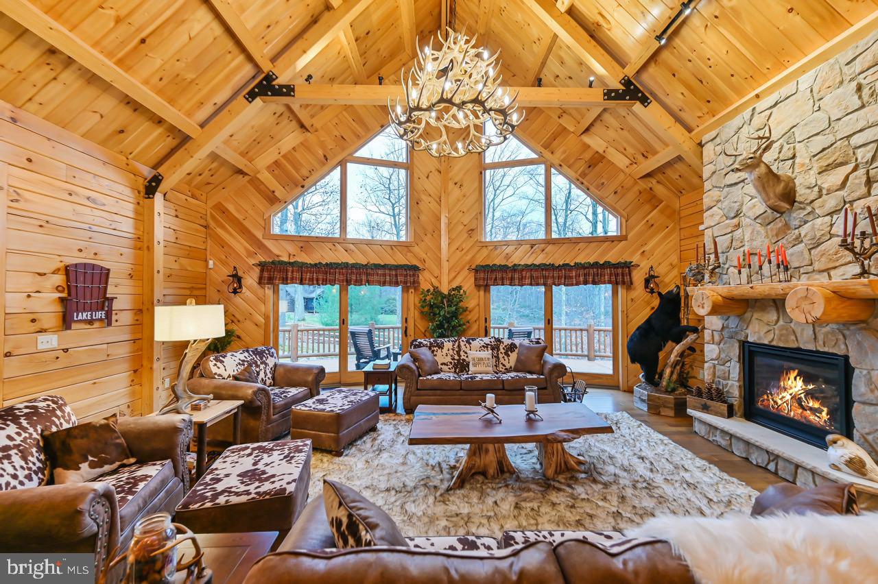 SPLIT ROCK - Residential