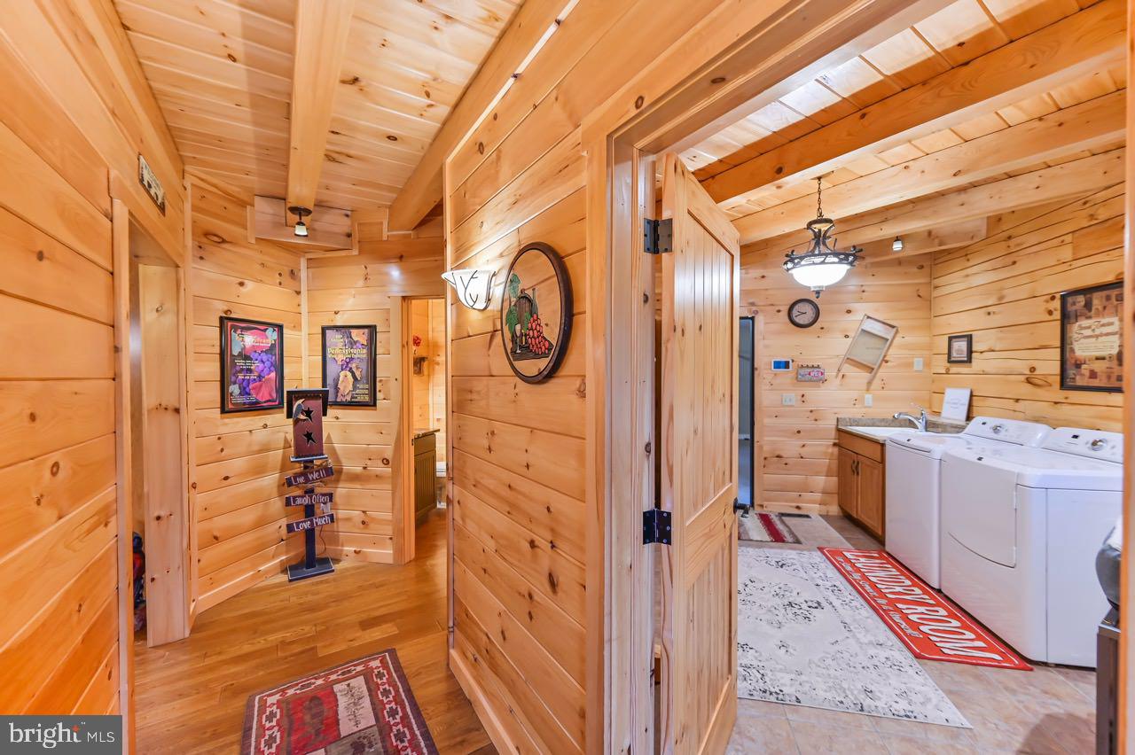 SPLIT ROCK - Residential